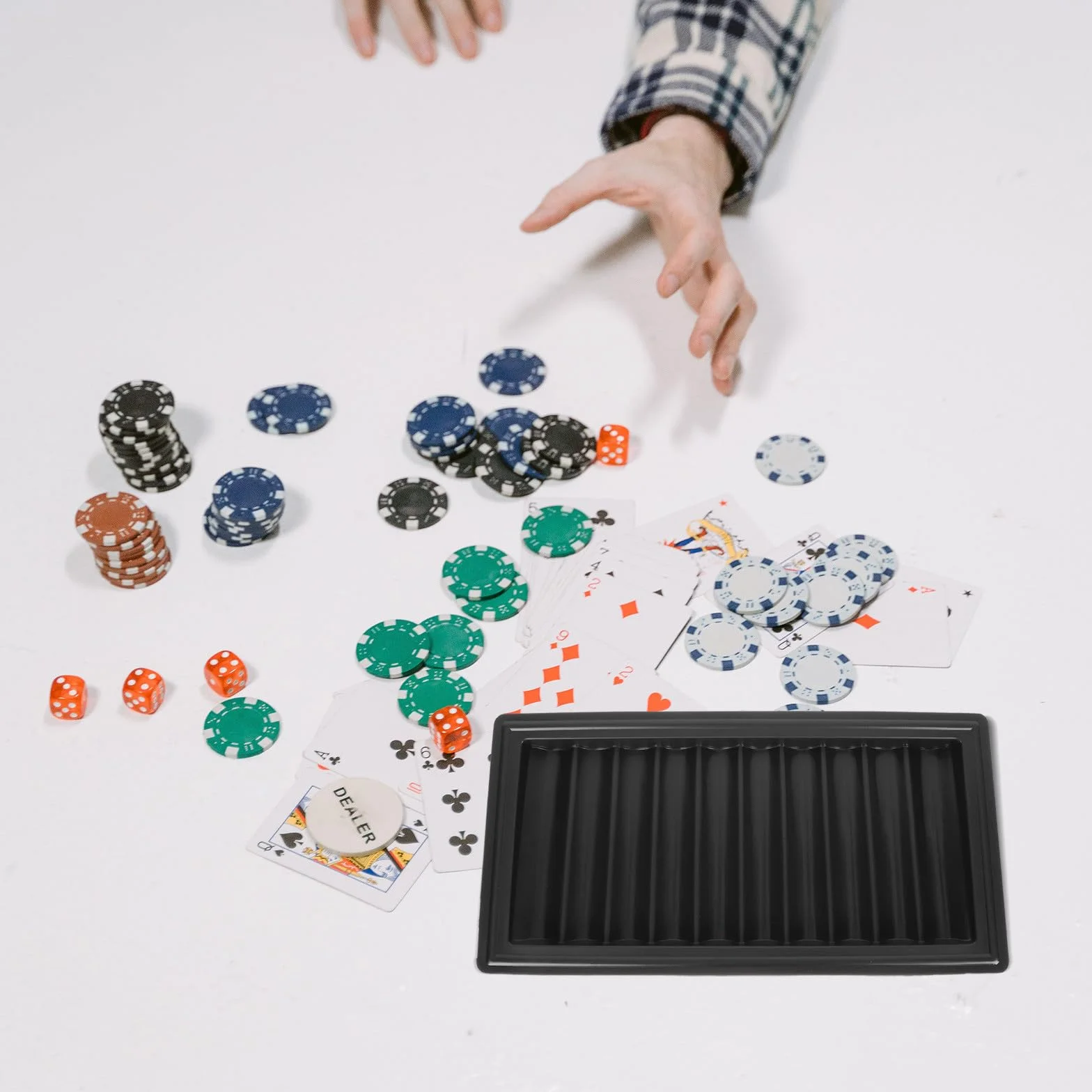 TOYANDONA Contenitore Per Fiches Da Poker Plastica Resistente Porta Fiches Compatto Scomparti Organizer Per Giochi Da e Tavoli Poker a Casa Vassoio Riutilizzabile