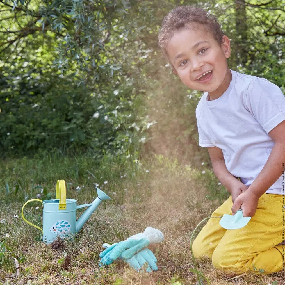 Janod - Set Del Piccolo Giardiniere Happy Garden, Set Di 4 Utensili Da Giardinaggio per Bambini, per Lo Sviluppo Della Motricità Fine, Color Menta - Da 3 Anni in su, J03187