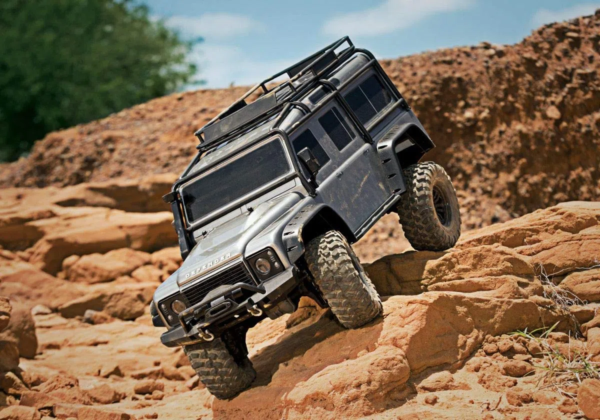TRAXXAS Landrover Defender Brushed RC modellino elettrico a trazione integrale (4WD) RtR 2,4 GHz