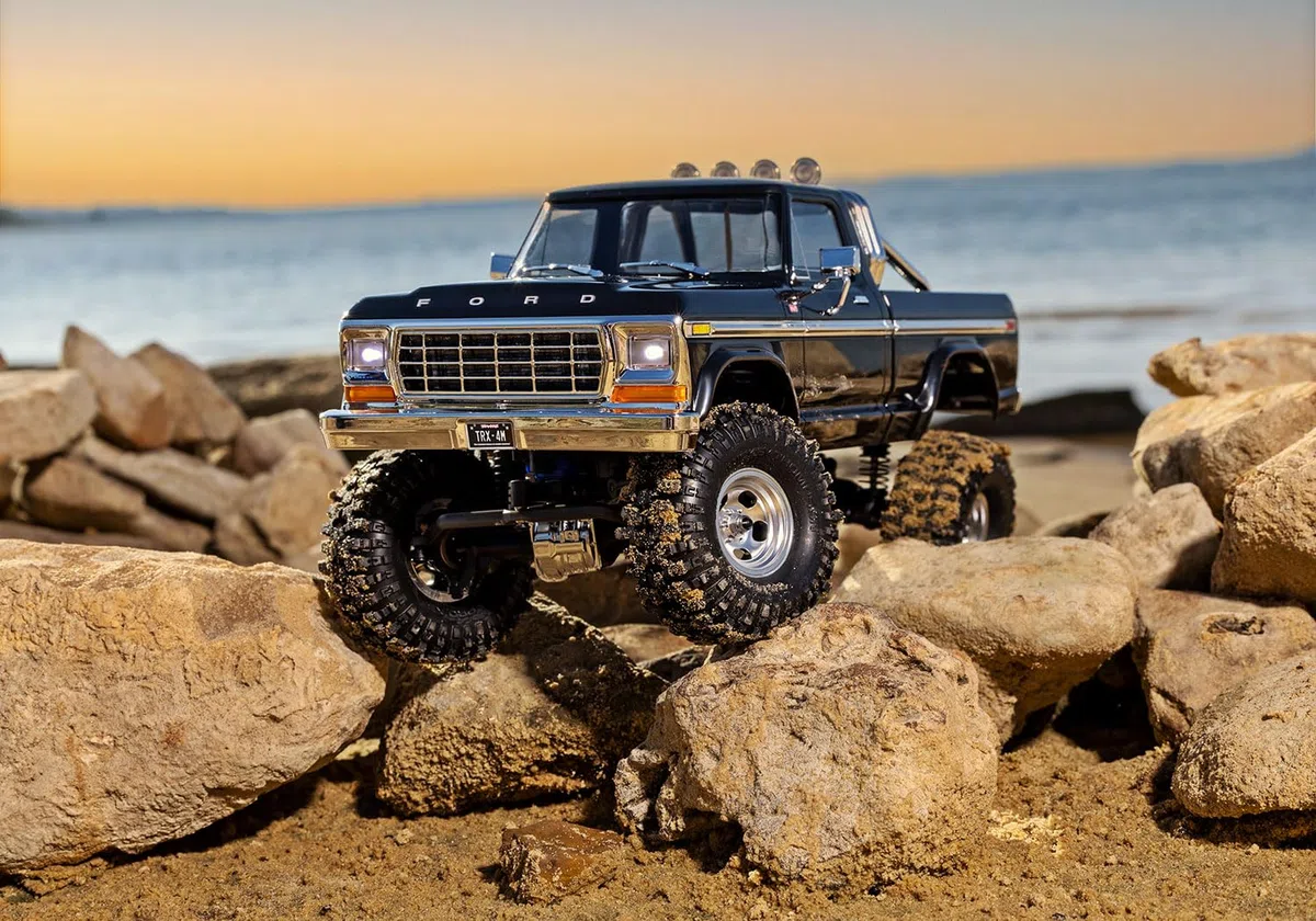 Traxxas TRX-4M F150 1/18 NERO CON ACCUS/CARICATORE - 97044-1-BLK