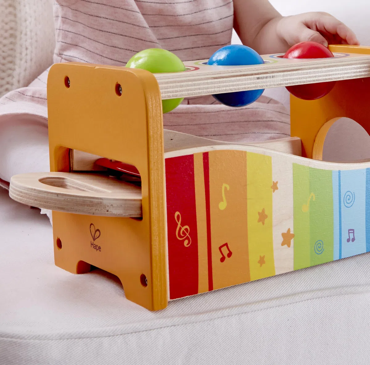 Hape Banco delle Palline con Xilofono | Giocattolo Musicale di Legno Resistente per Bambini