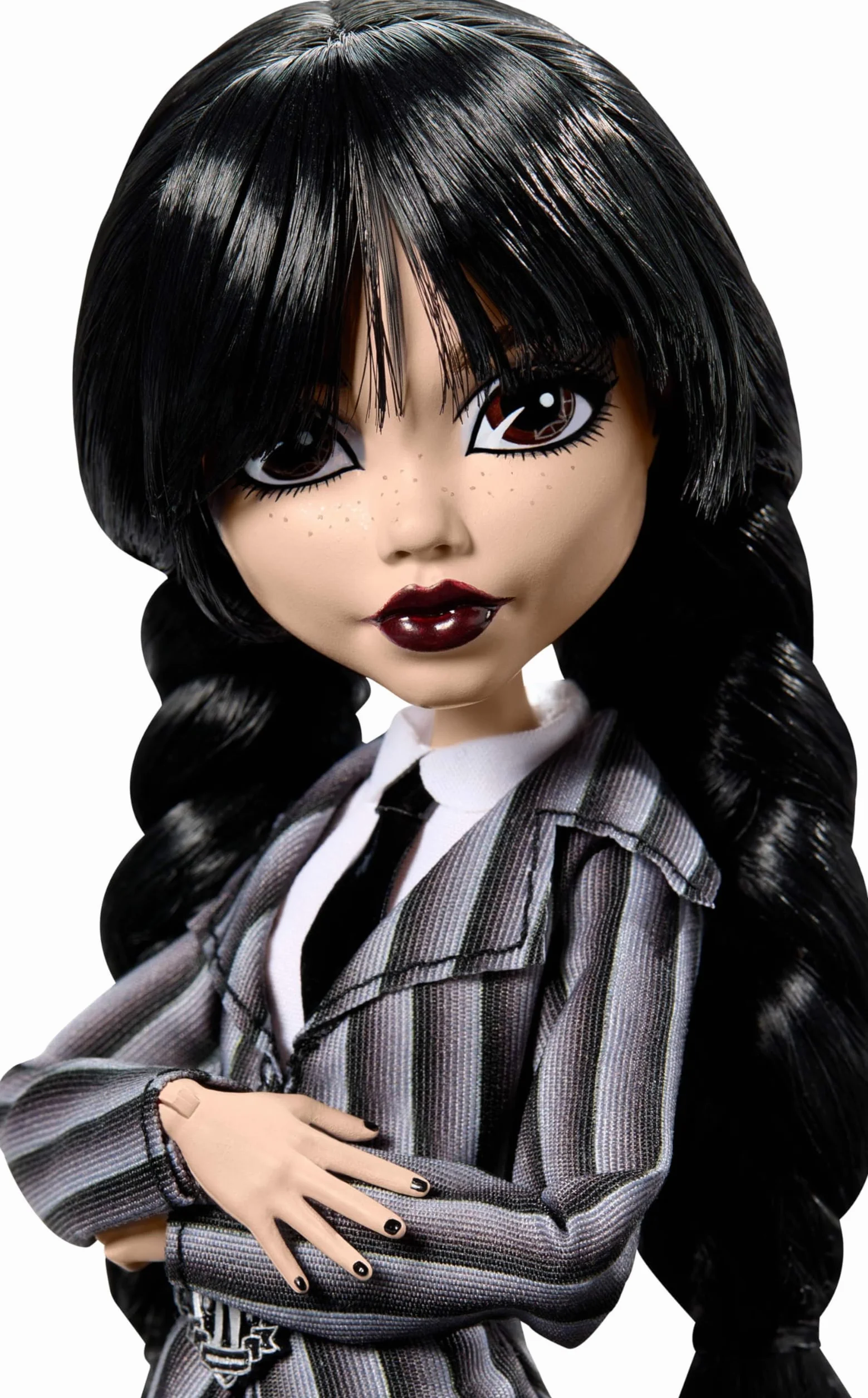 Monster High Mercoledì, bambola e accessori, Mercoledì Addams da collezione in uniforme Nevermore Academy con Mano; zaino e piedistallo per bambola, HXJ04