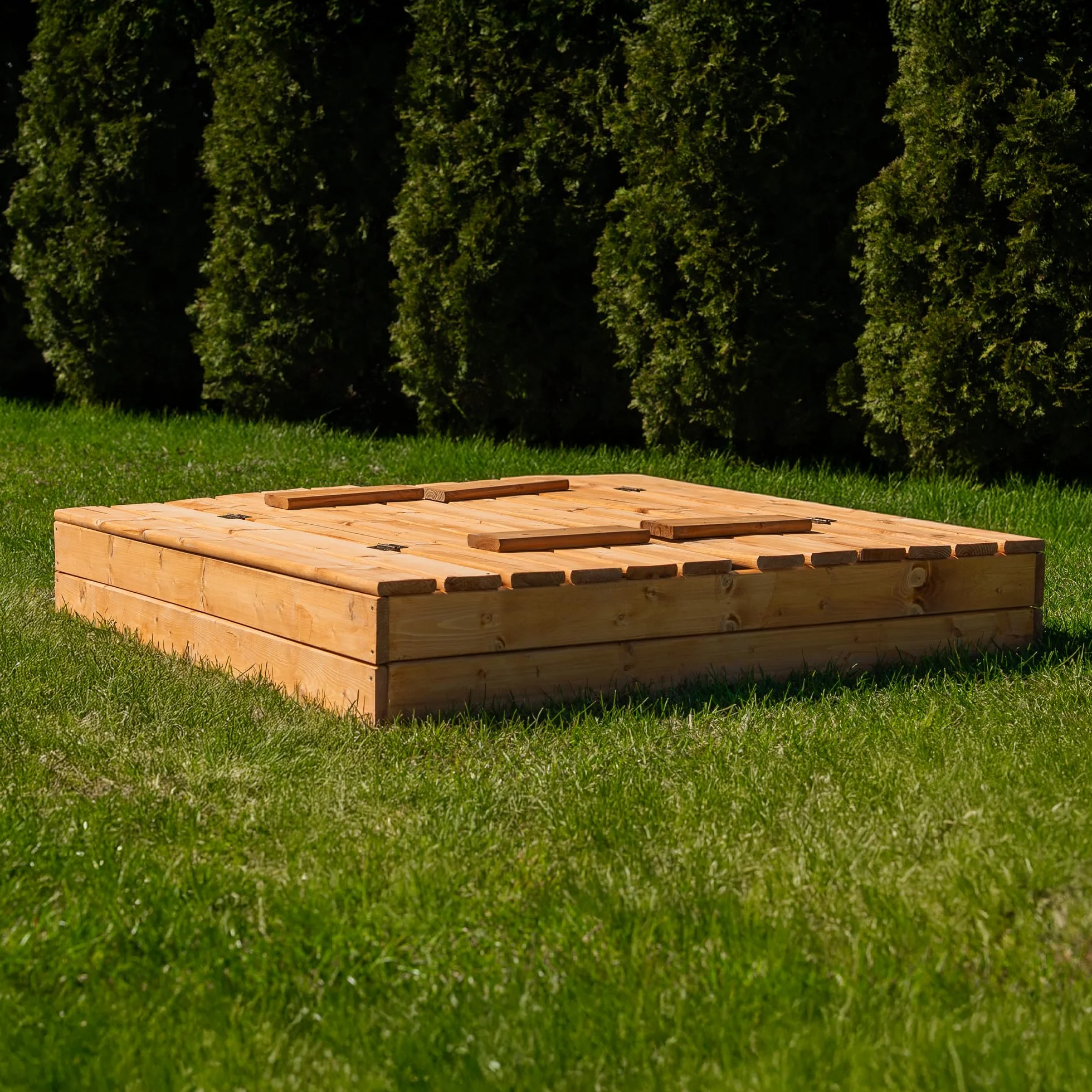 MAMOI Sandbox con coperchio 120 x 120 cm, cassetta di sabbia impregnata con panche in legno, copertura per panchine 150 x 150 cm