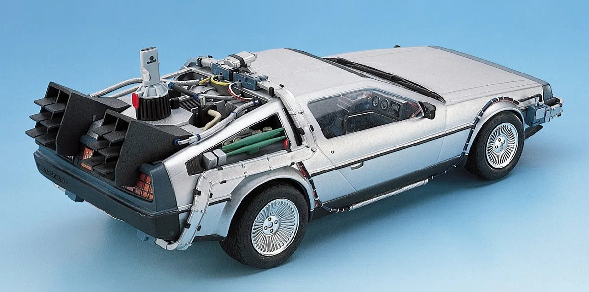 Aoshima 11867 Kit 1/24 Delorean Back to The Futur Part 2