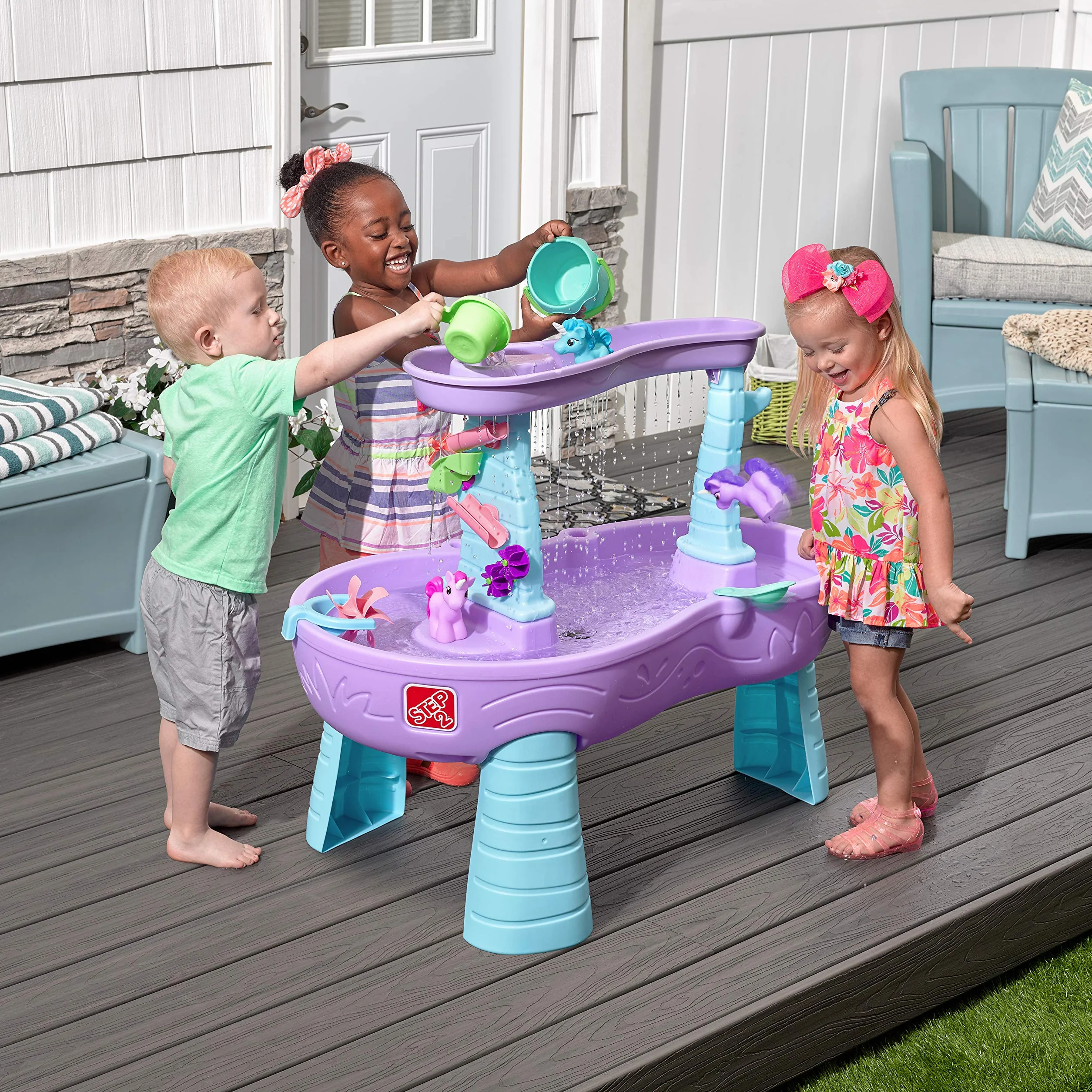 Step2 Rain Shower Splash Unicorns Tavolo da Acqua/Unicorni con Set di Accessori da 13 Pezzi | Tavolo Acqua Bambini | Giochi d'Acqua per Bambini | Tavolo Giochi Acqua Bambini