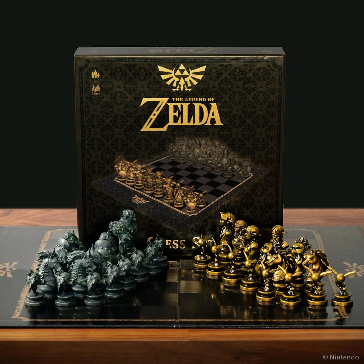 USAopoly The Legend of Zelda Collector's Chess Set – Gioco di Strategia – Per Fan di Zelda – 2 Giocatori | 60+ Minuti | Da 8 Anni in Su – Inglese
