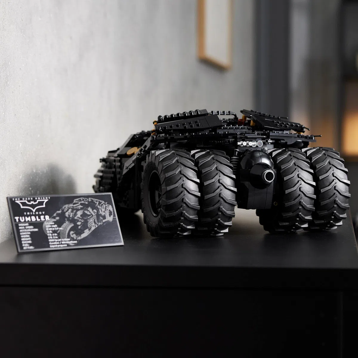 LEGO DC Batman Batmobile Tumbler, Modellino di Auto da Costruire, Kit Modellismo Adulti, Iconica Macchina della Trilogia del Cavaliere Oscuro, Idea Regalo per Uomo o Donna da Collezione 76240