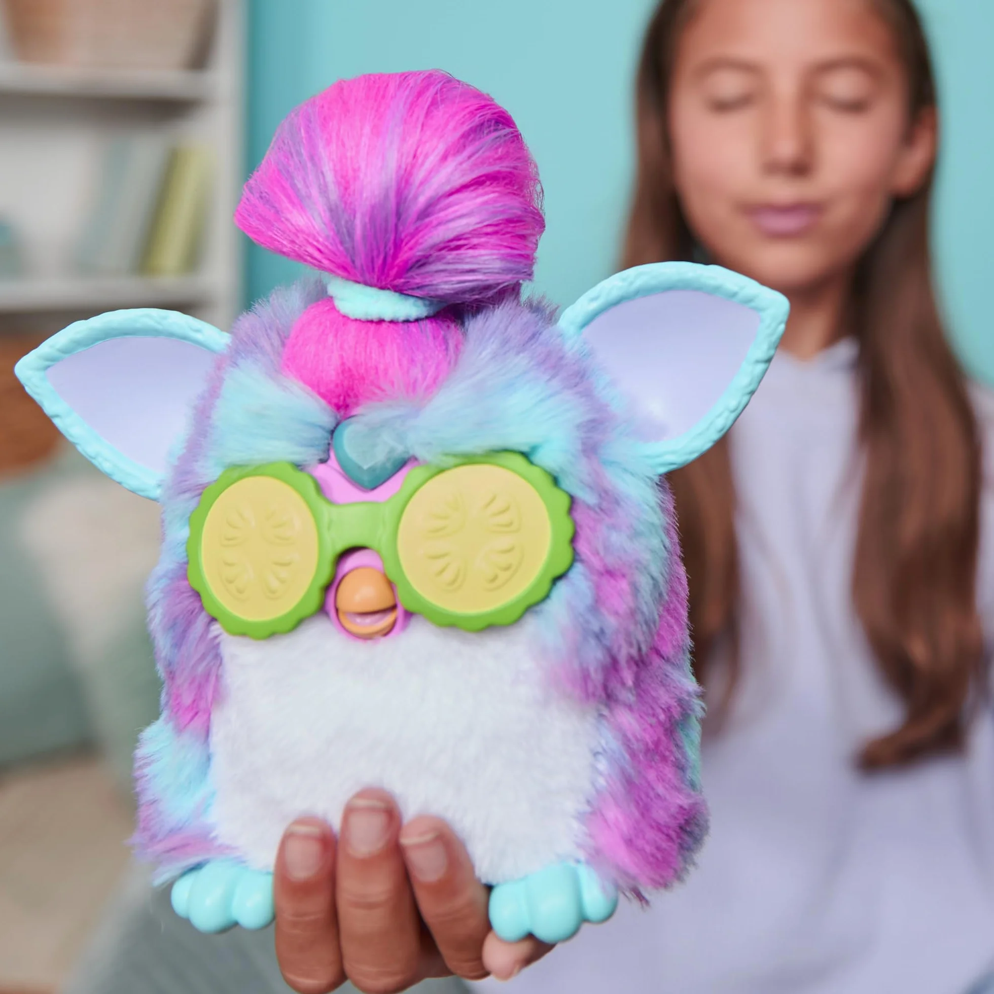 Furby Vibes Blue Razz Peluche Giocattolo Elettronico Interattivo per Bambini 6+