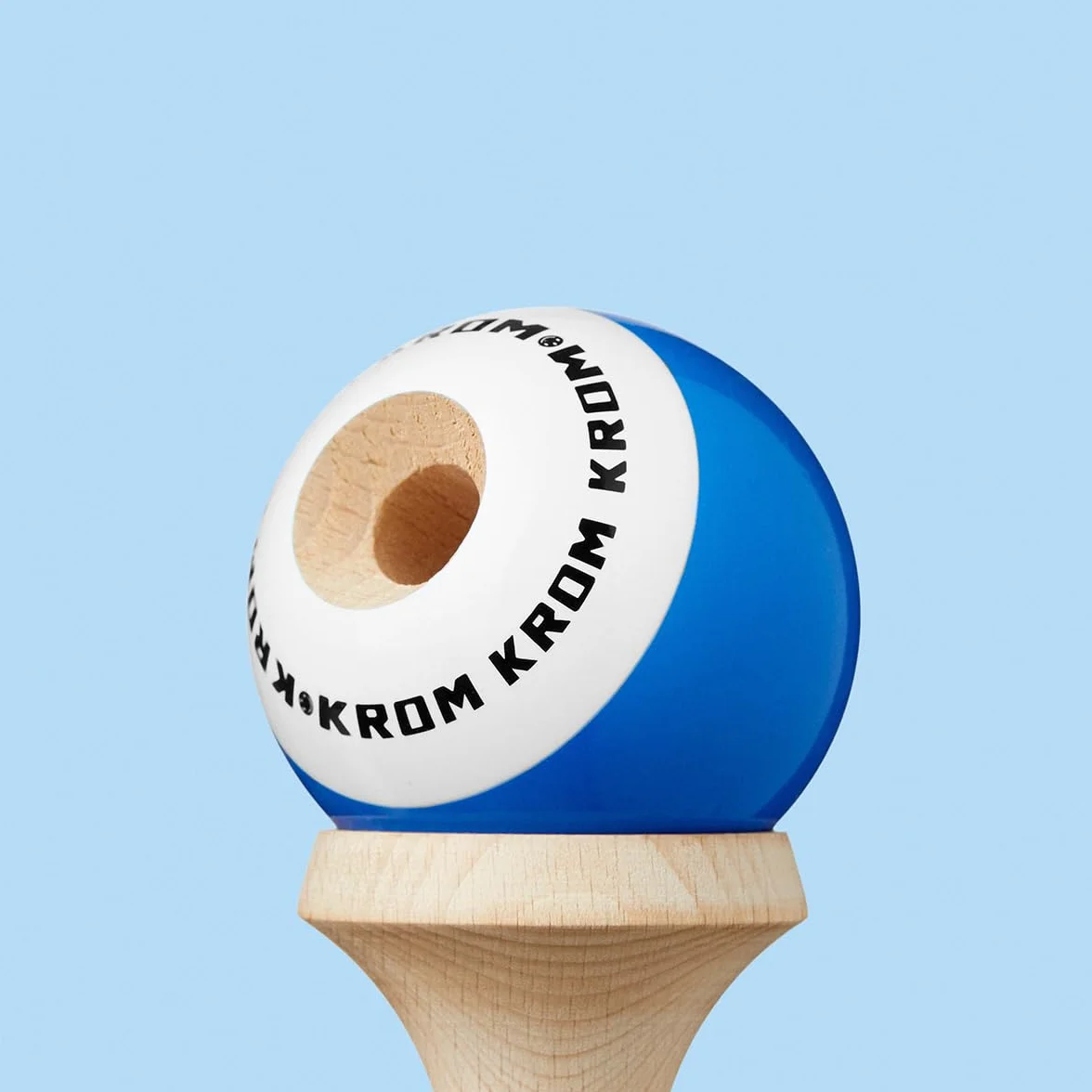 KROM Kendama Originale in Legno per Principianti ed esperti – Pop LOL Blu Scuro – Gioco di abilità per Esterni e Interni – Giocattolo in Legno con Corda e Palla