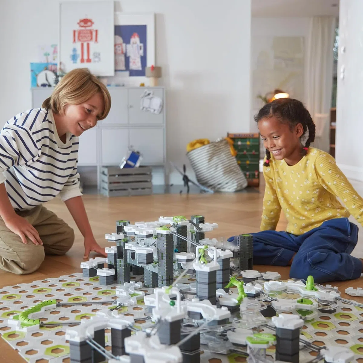 Ravensburger - Gravitrax PRO ThemeSet | Pista Biglie con 190 Pezzi | Rompicapo Bambini con Le Biglie | Giochi Bambino 8 Anni Maschio | Giochi per Bambini Compatibili con Tutti I Gravitrax