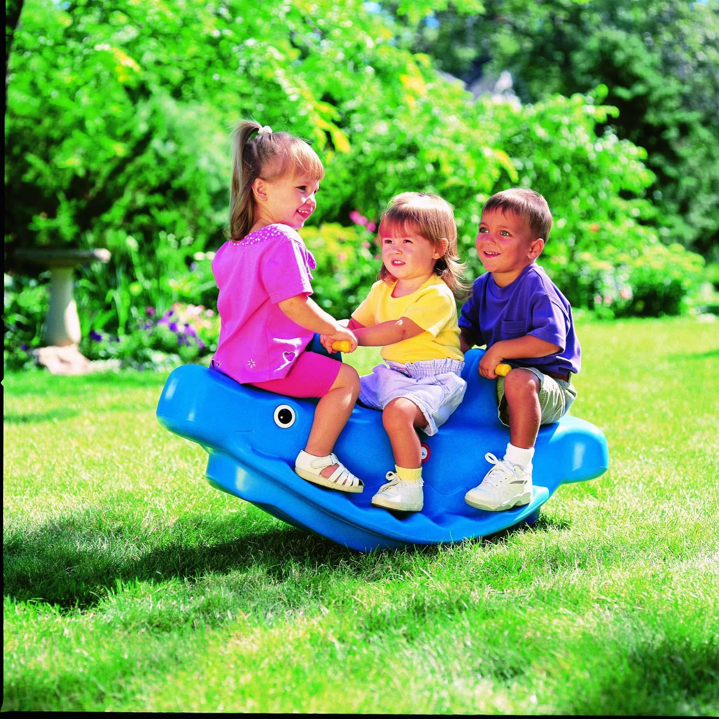 Little Tikes Balena a Dondolo Gioca Attivo per Bambini, Maniglie Facili da Afferrare e Sedile Stabile, Sicuro, Fino a 3 Bambini, Struttura Resistente, Blu