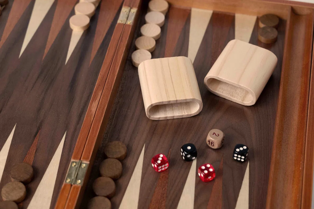Backgammon Signature