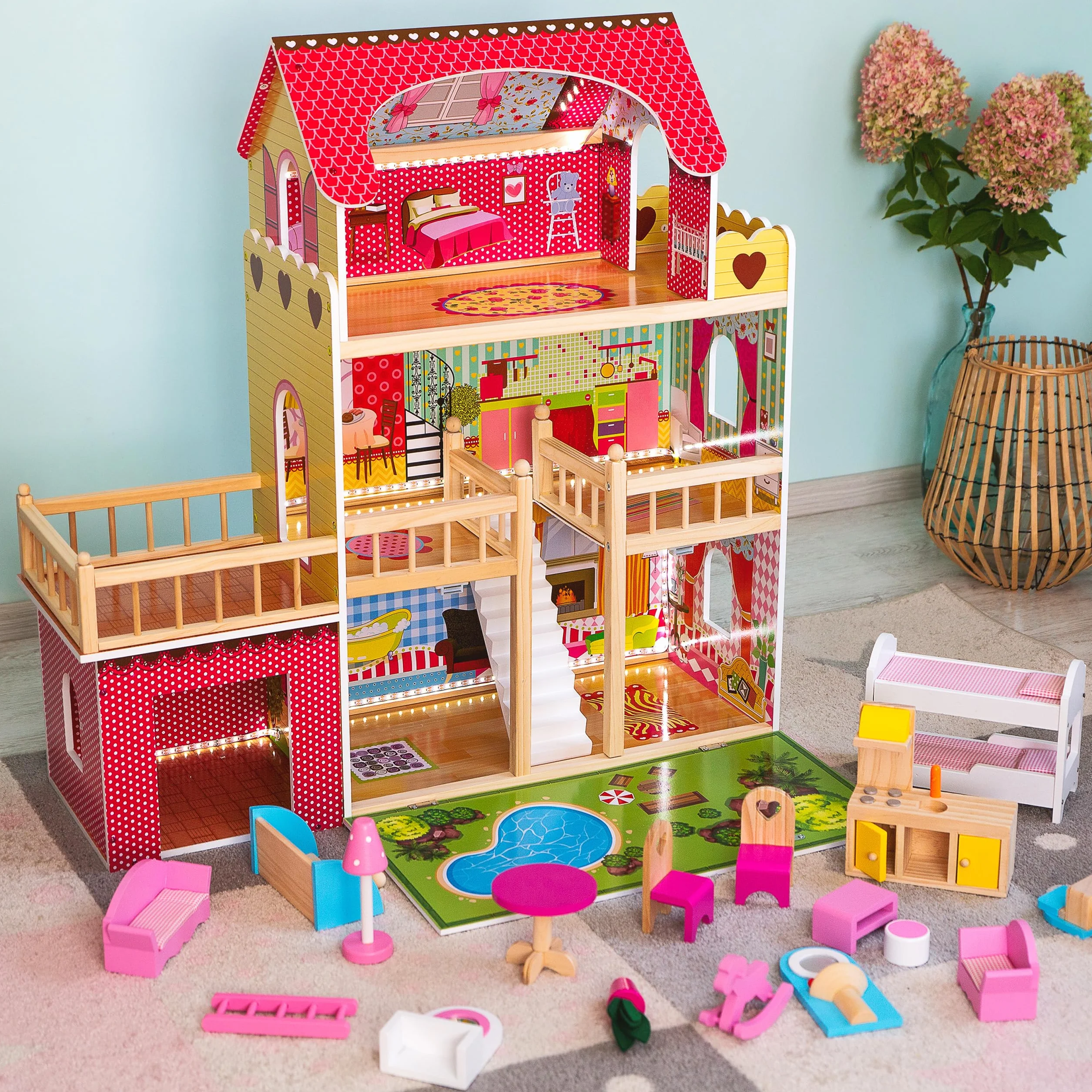 Kinderplay Green Series Casa delle Bambole in Legno – Villa a 3 Piani con LED, Giardino e Garage – Arredi Inclusi – 90x60x90 cm – Modello GS0020