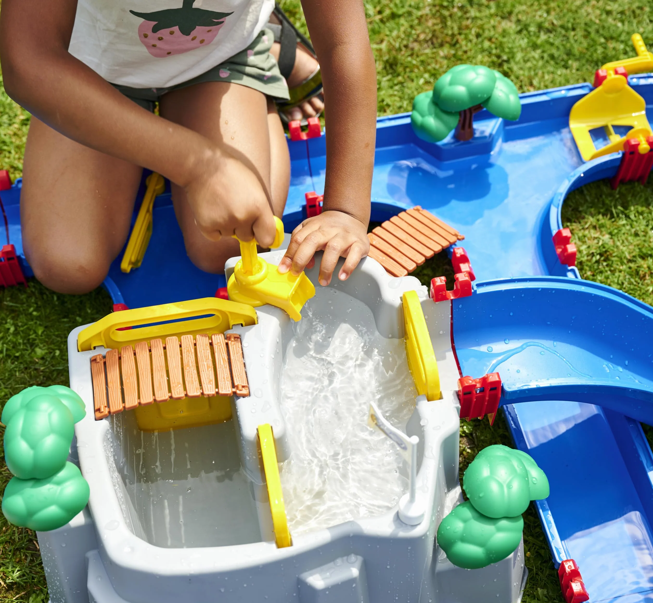 AquaPlay - MountainLake, 8700001542, +3 Anni, 69 Pezzi, Personaggi di Nils e Bo Inclusi, Due Barche