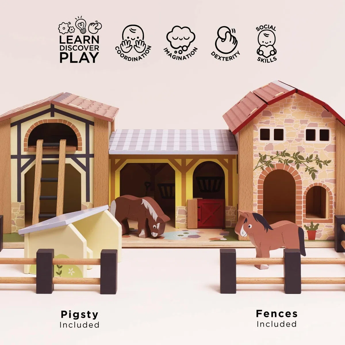 Le Toy Van - TV410 - Gioco educativo Fattoria degli Animali in Legno con Tetto Rimovibile, 3 Anni, Montessori, 58 x 52 x 24 cm, Grande stalla con fienile e porcile, con recinzioni mobili
