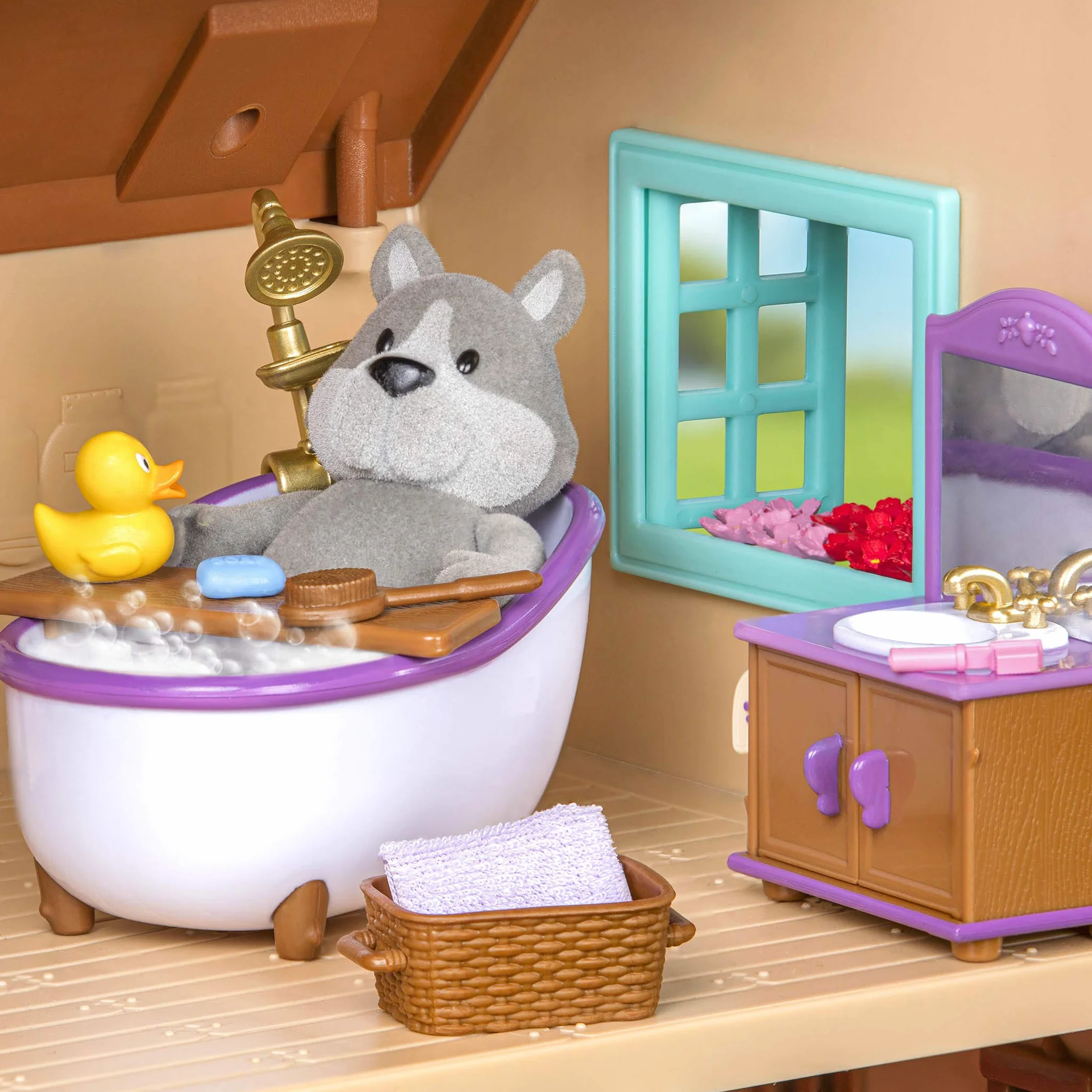 Li'L Woodzeez - Honeysuckle Hillside Cottage - Set di giocattoli da 20 pezzi con casetta per giochi, mobili e accessori - Case in miniatura e set da gioco per bambini dai 3 anni in su