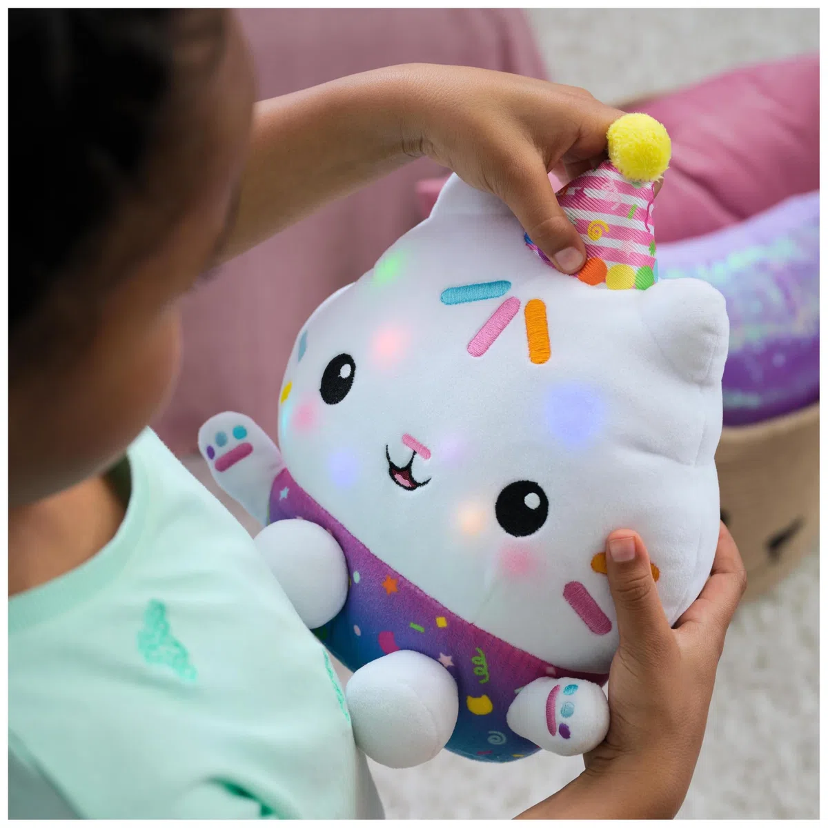 Gabby's Dollhouse Festeggiamenti Peluche Cakey Cat interattivo 25 cm con Suoni Giocattoli Bambini 3+
