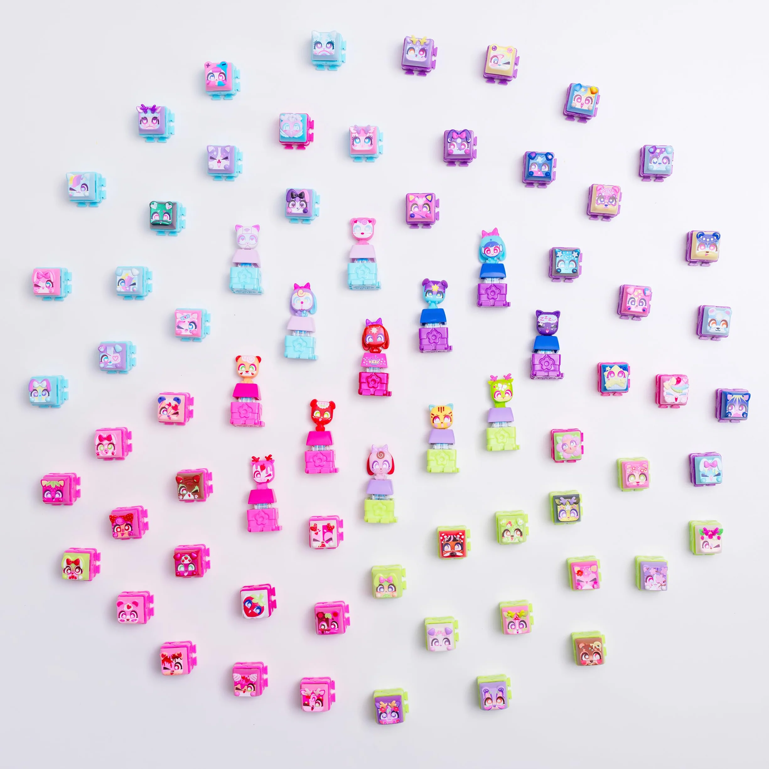 Goliath - CLICKEEZ KeyBoard MegaPack - 1 tastiera + 15 Tasti Kawaii + 1 portachiavi - Keycaps da cliccare - 70 personaggi da collezione - ASMR Fidget Toy - Idea regalo dai 6 anni in su