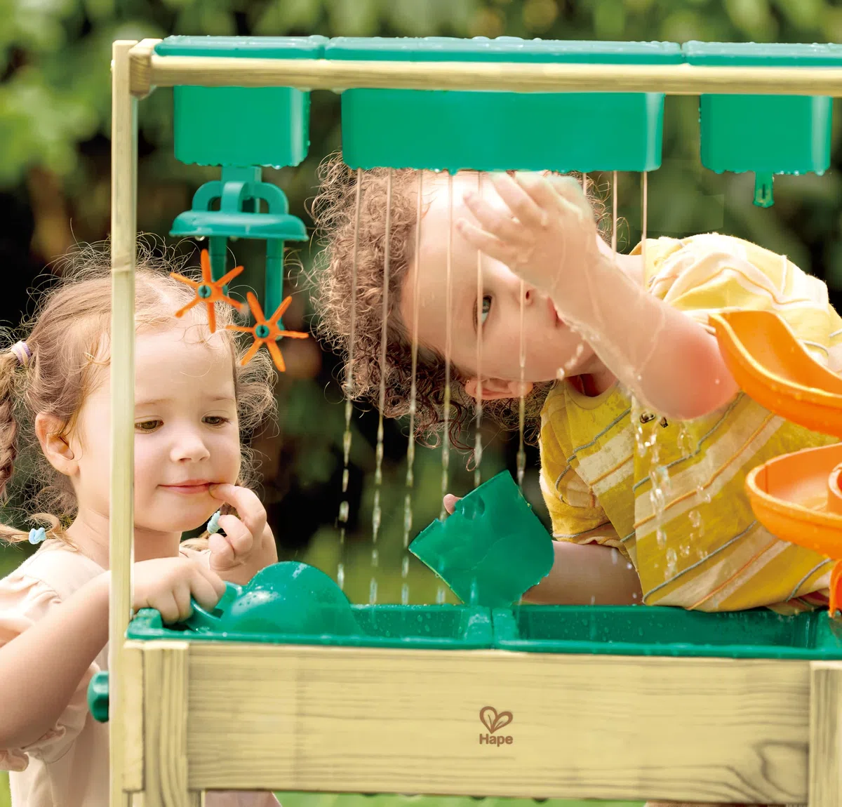 Hape tavolo da gioco d'acqua multifunzionale per bambini divertimento all'aperto