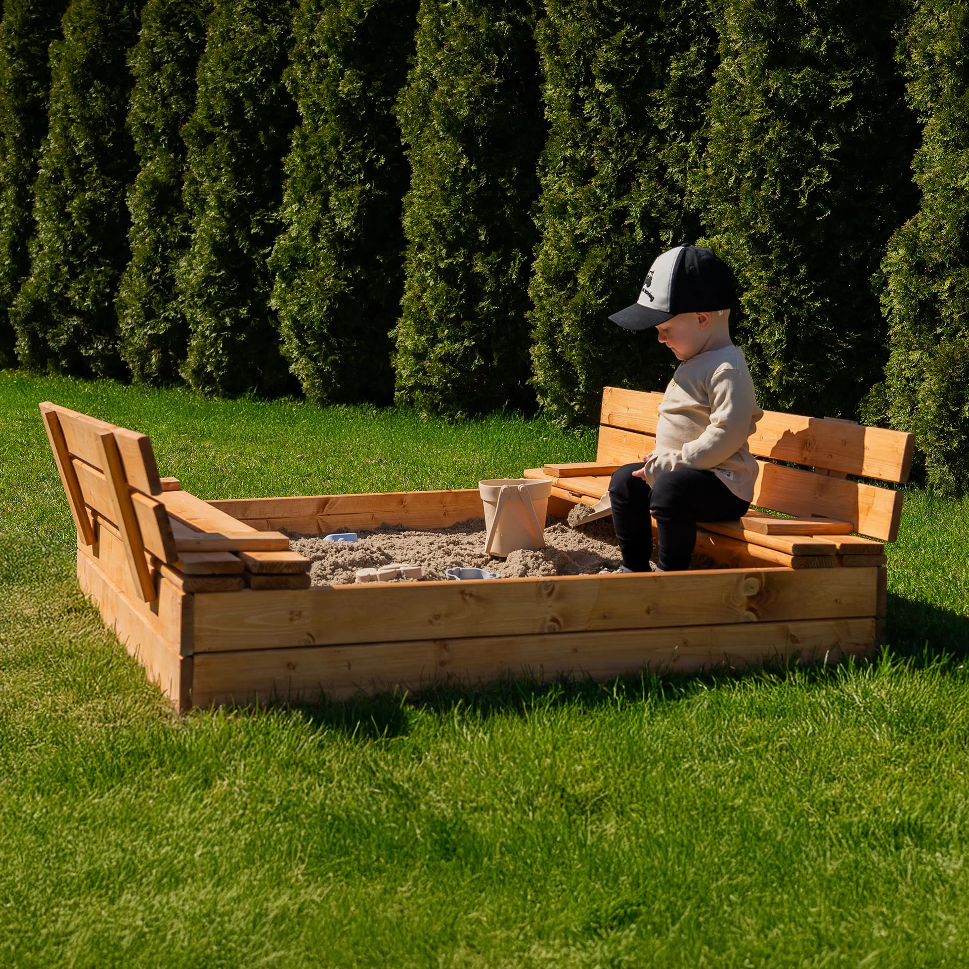 MAMOI Sandbox con coperchio 120 x 120 cm, cassetta di sabbia impregnata con panche in legno, copertura per panchine 150 x 150 cm