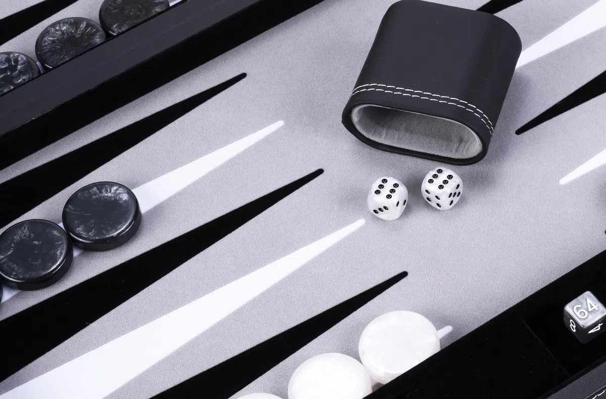 Engelhart - 250537 - Backgammon di Lusso 21 Pollici (54 cm) – Gioco Elegante in Similpelle con Interno in Feltro – Materiali di Alta Qualità