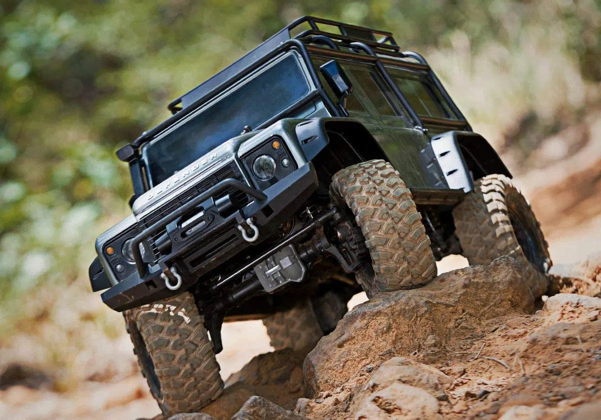 TRAXXAS Landrover Defender Brushed RC modellino elettrico a trazione integrale (4WD) RtR 2,4 GHz