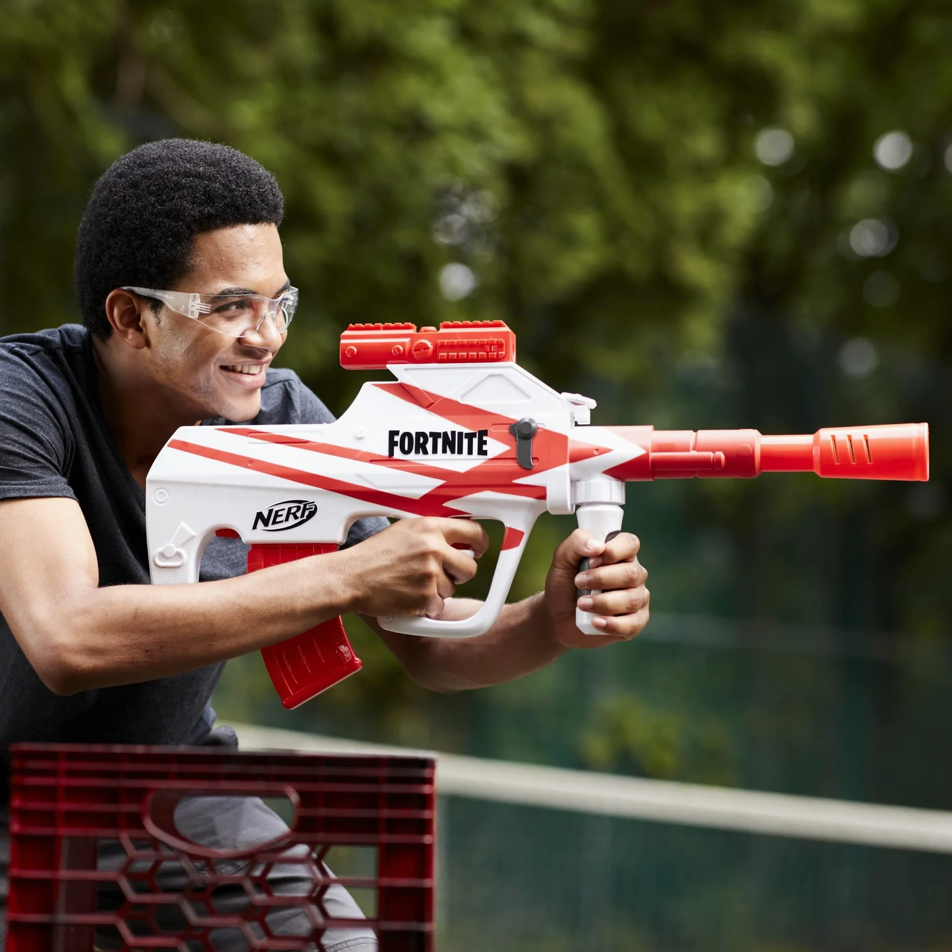 Nerf Fortnite - B-AR, Blaster motorizzato con Caricatore da 10 dardi e Involucro Converge di Fortnite, Include 10 dardi Originali Elite