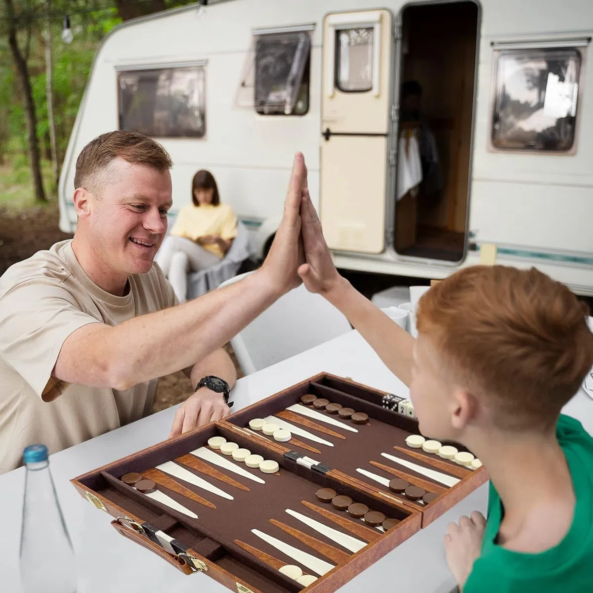 Backgammon, classico gioco da tavolo per adulti, set portatile con custodia in pelle di alta qualità, per viaggi e famiglia, 15 pollici, marrone, 2 giocatori, dai 14 anni in su