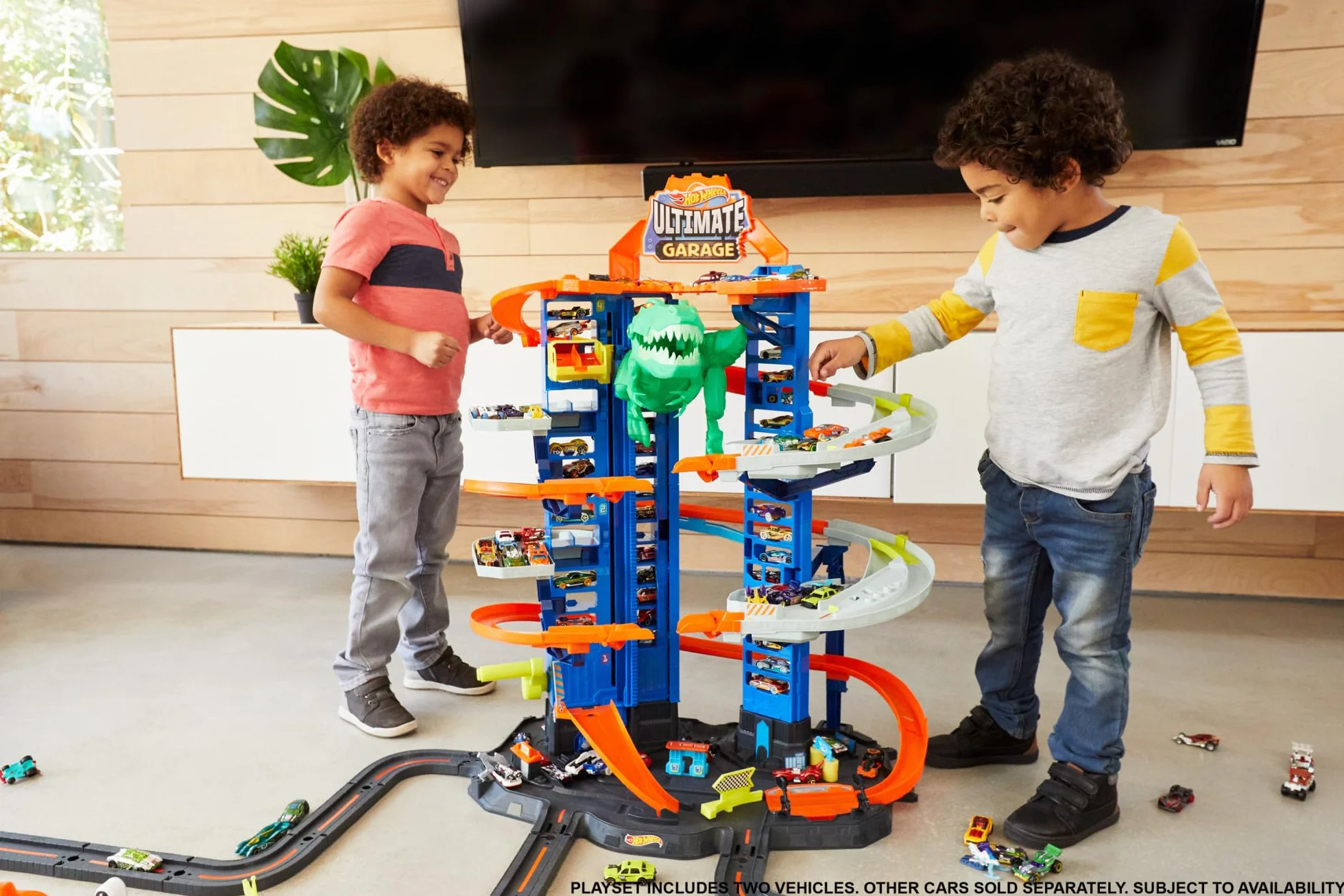 Hot Wheels City Robo T-Rex Ultimate Garage Modalità multigiocatore a più livelli per riporre auto in scala 100 plus 1 64, idea regalo per bambini dai 5 anni in su, GJL14
