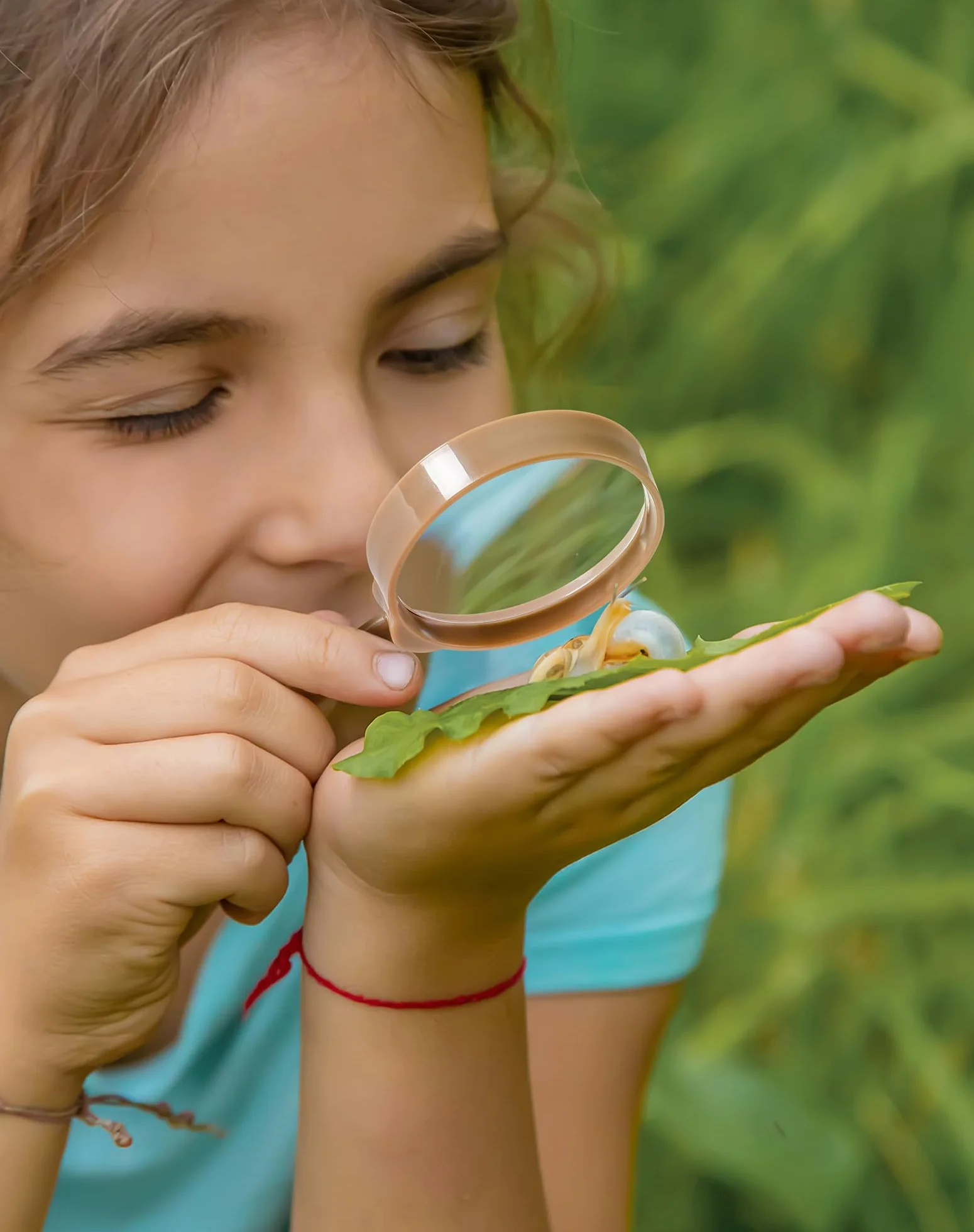 ROBUD Kids Outdoor Explorer Kit, Bug Catching Adventure Set with Butterfly Net, Magnifying Glass, Kids Binoculars, Bug Container, Carry Bag, Educational Toys Gift for Toddler Ages 3+