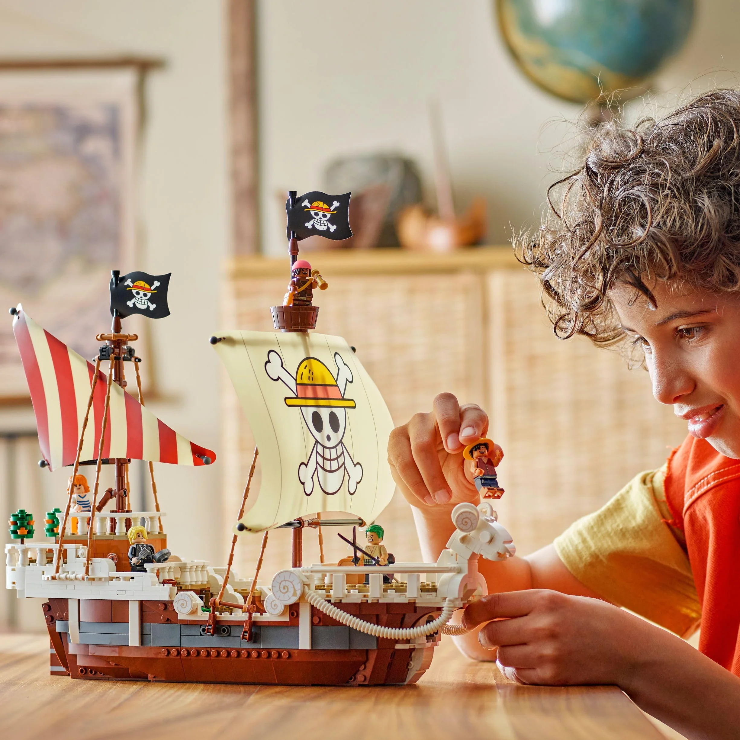 LEGO ONE PIECE La Nave Pirata Going Merry - Modello di Barca Giocattolo da Esposizione con 5 Minifigure tra cui Luffy, Zoro e Nami - Regalo per Bambini, Bambine e Fan degli Anime da 10 Anni - 75639