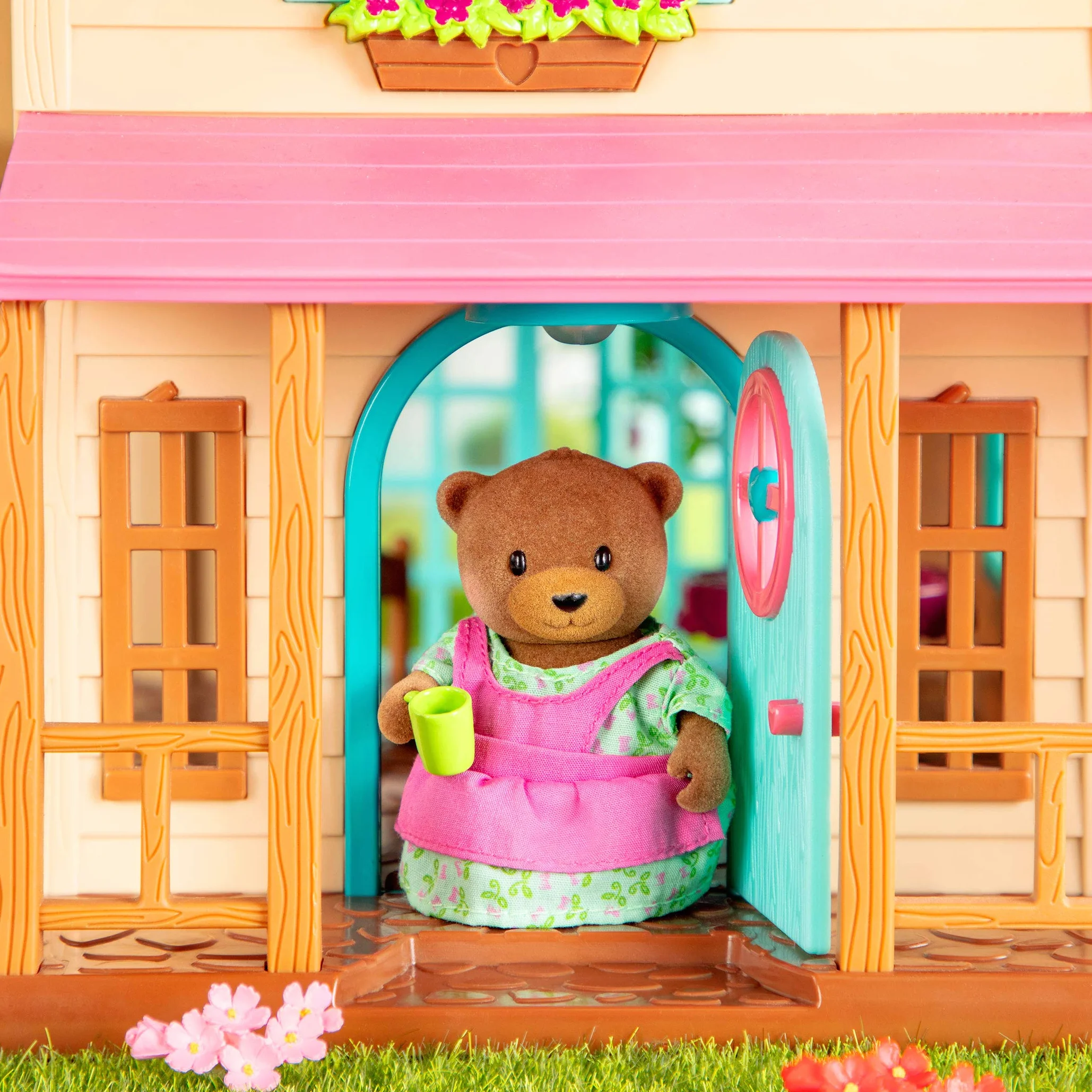 Li'L Woodzeez - Honeysuckle Hillside Cottage - Set di giocattoli da 20 pezzi con casetta per giochi, mobili e accessori - Case in miniatura e set da gioco per bambini dai 3 anni in su