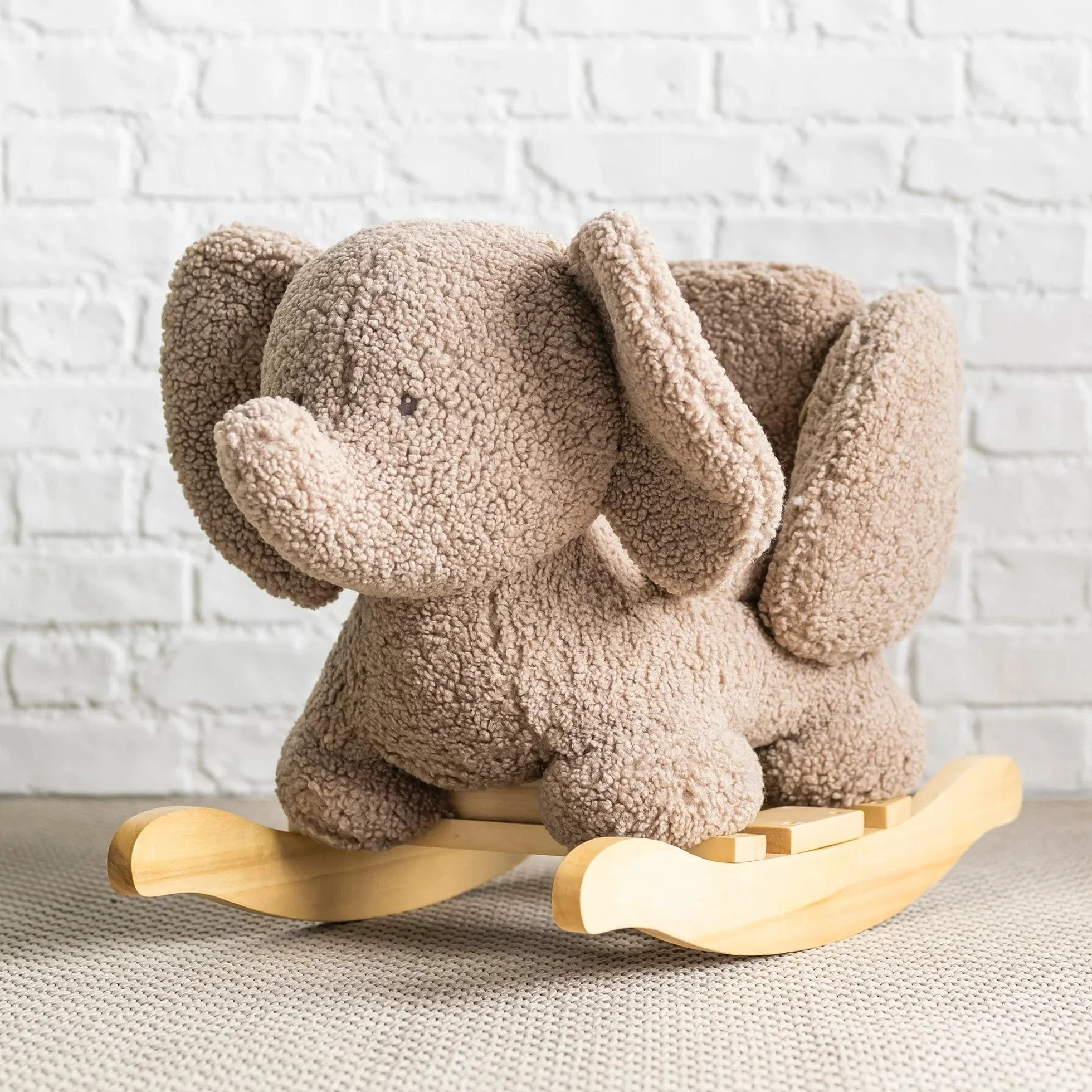 Nattou Dondolo per Bambini n Morbido Tessuto di Orsacchiotto, Elefante, Cintura di Sicurezza Inclusa, Allegro dondolio avanti e Indietro, Circa 60 cm, Lapidou, Poliestere/Legno, Taupe