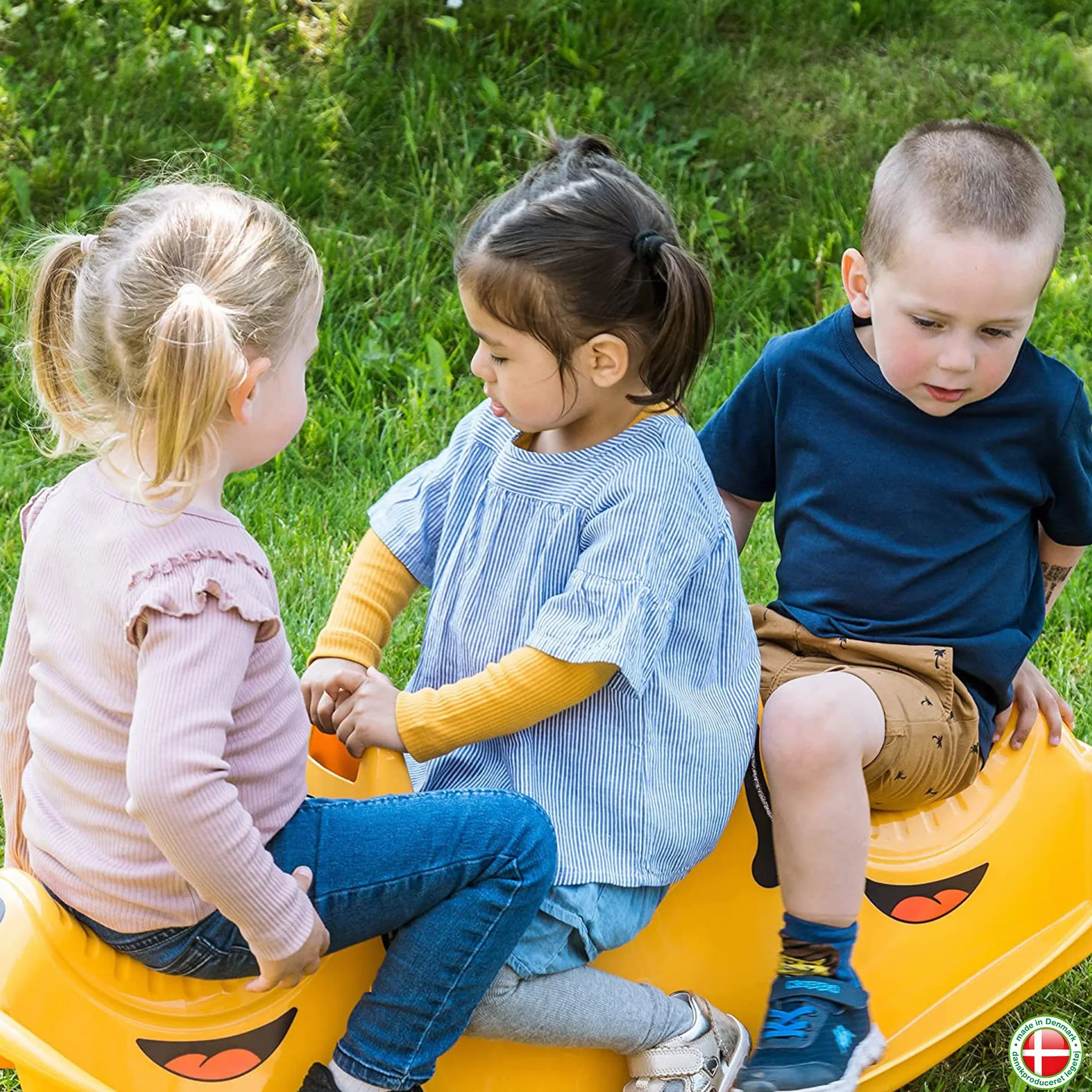 Dantoy - Dondolo Bambini 3 Persone e Altalena - Giocattoli Bambino 1 Anno - Giochi da Esterno per Bambini - Regalo Bimba 1 Anno - Cane Felice Giallo - Plastica Resistente - Prodotto In Danimarca