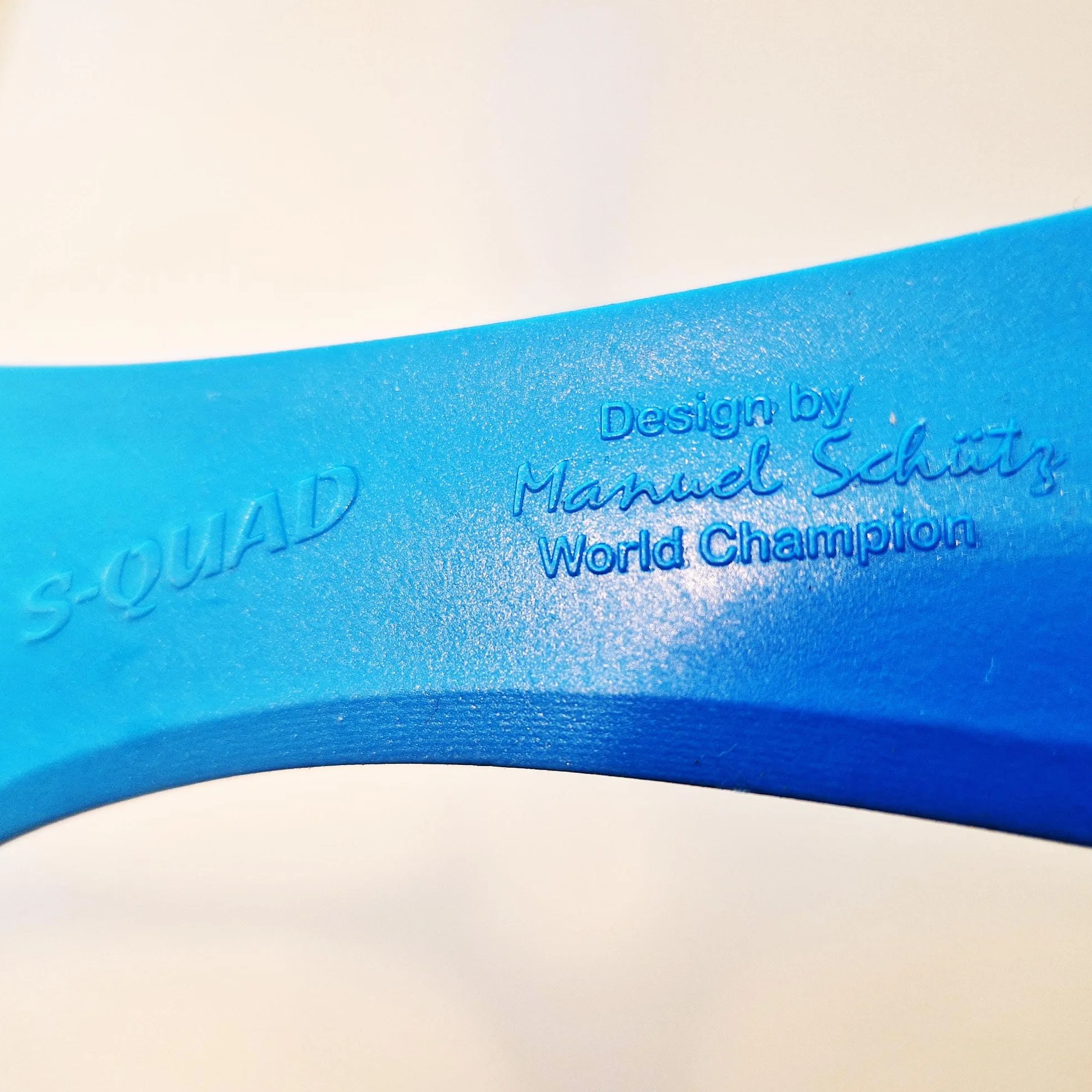 Boomerang S-Quad, Boomerang per principianti o Buon Lanciatore, creato da Il Campione del Mondo, facile da lanciare, sport all'aria aperta, con una portata di 20 metri, attenersi alle linee guida (blu