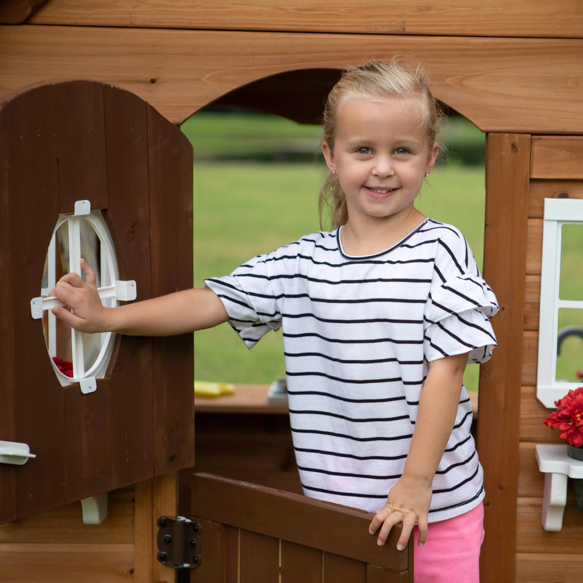 Backyard Discovery Aspen Casetta per Bambini in Legno con Cucina e Accessori 130x200x170 cm 2-10 Anni