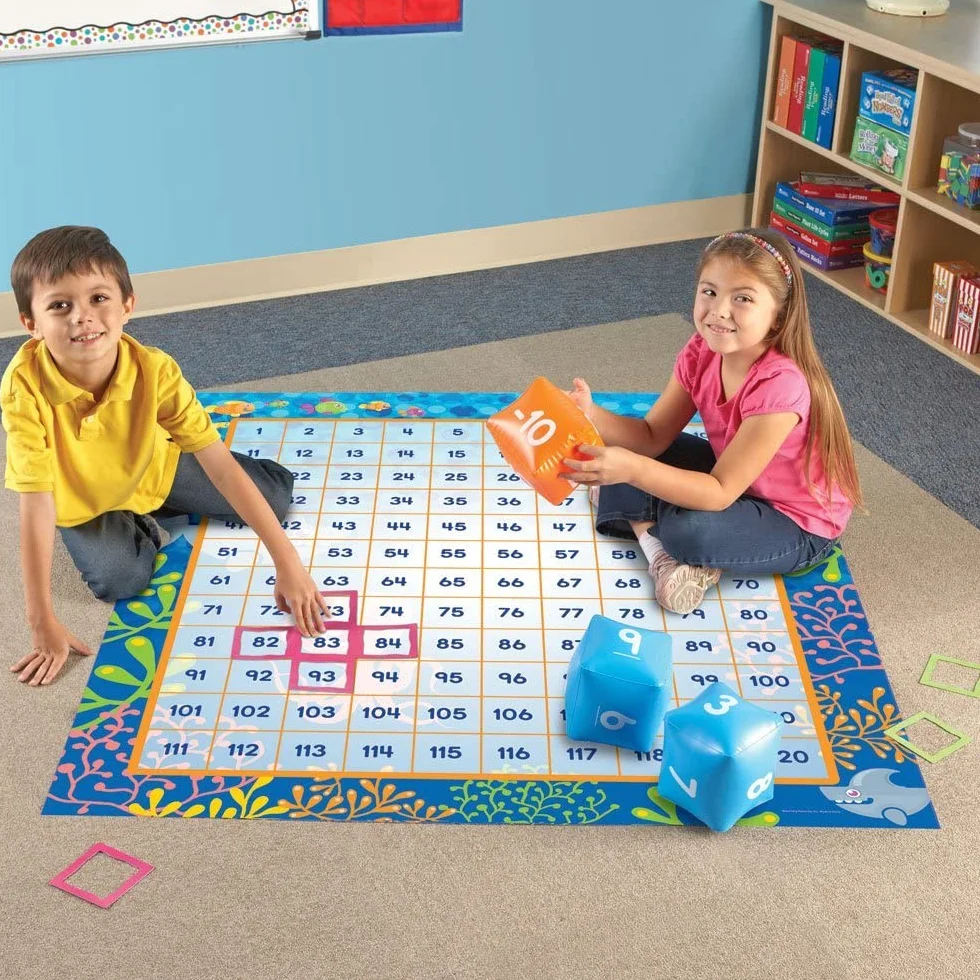 Learning Resources Make a Splash Tappeto Matematico da Pavimento 120 Numeri per Bambini 6+ Gioco Educativo STEM Addizioni Sottrazioni Regalo Natale Scuola