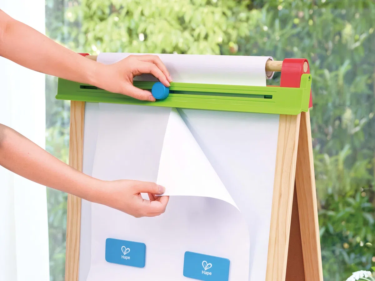 Hape Cavalletto Piccoli artisti, Cavalletto Creativo in Legno a Due Facce, Altezza Regolabile per Bambini