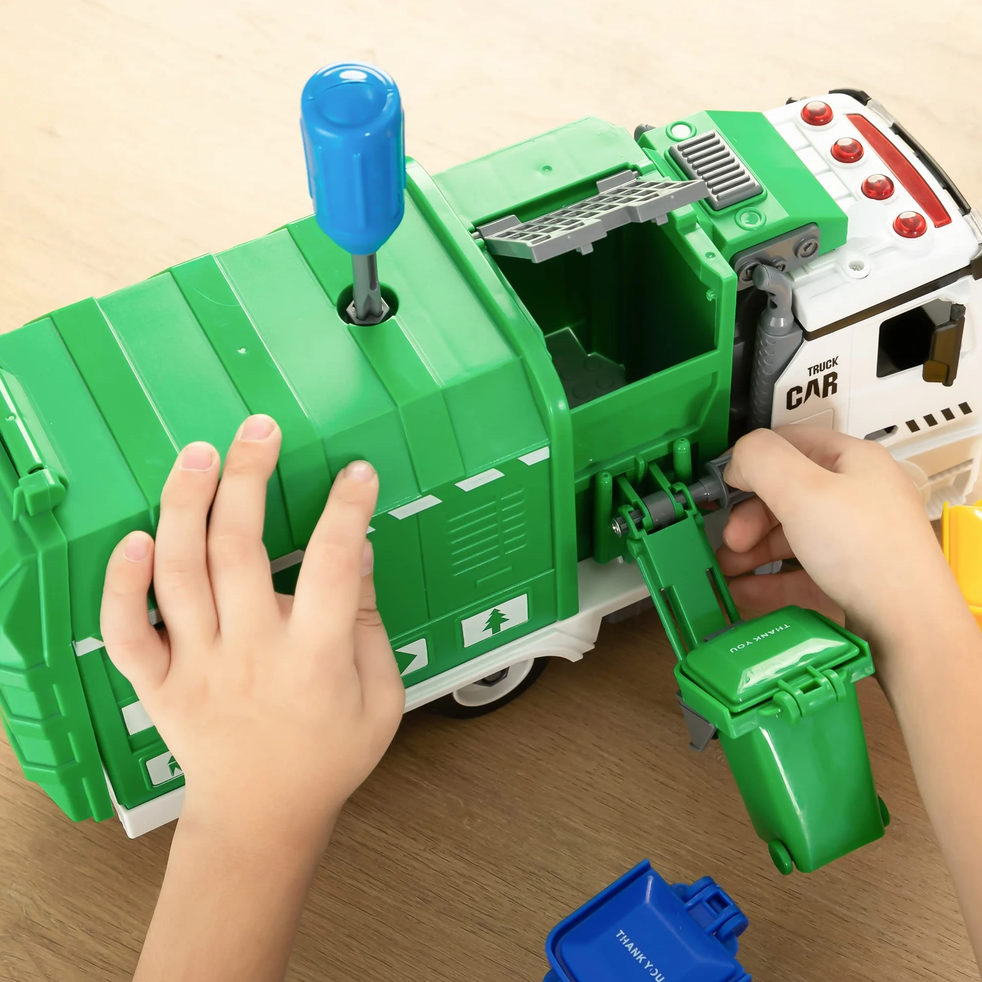 JOYIN Giocattolo camion della spazzatura con luci e suoni per bambini 3-8 anni, camion riciclaggio scarico laterale regalo