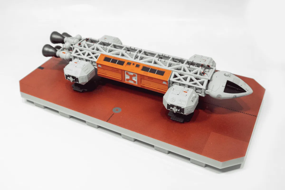 GERRY ANDERSON Spazio: 1999 VIP Eagle Space Shuttle – Special Limited Edition Collectable Model Kit, Modello da 10 pollici