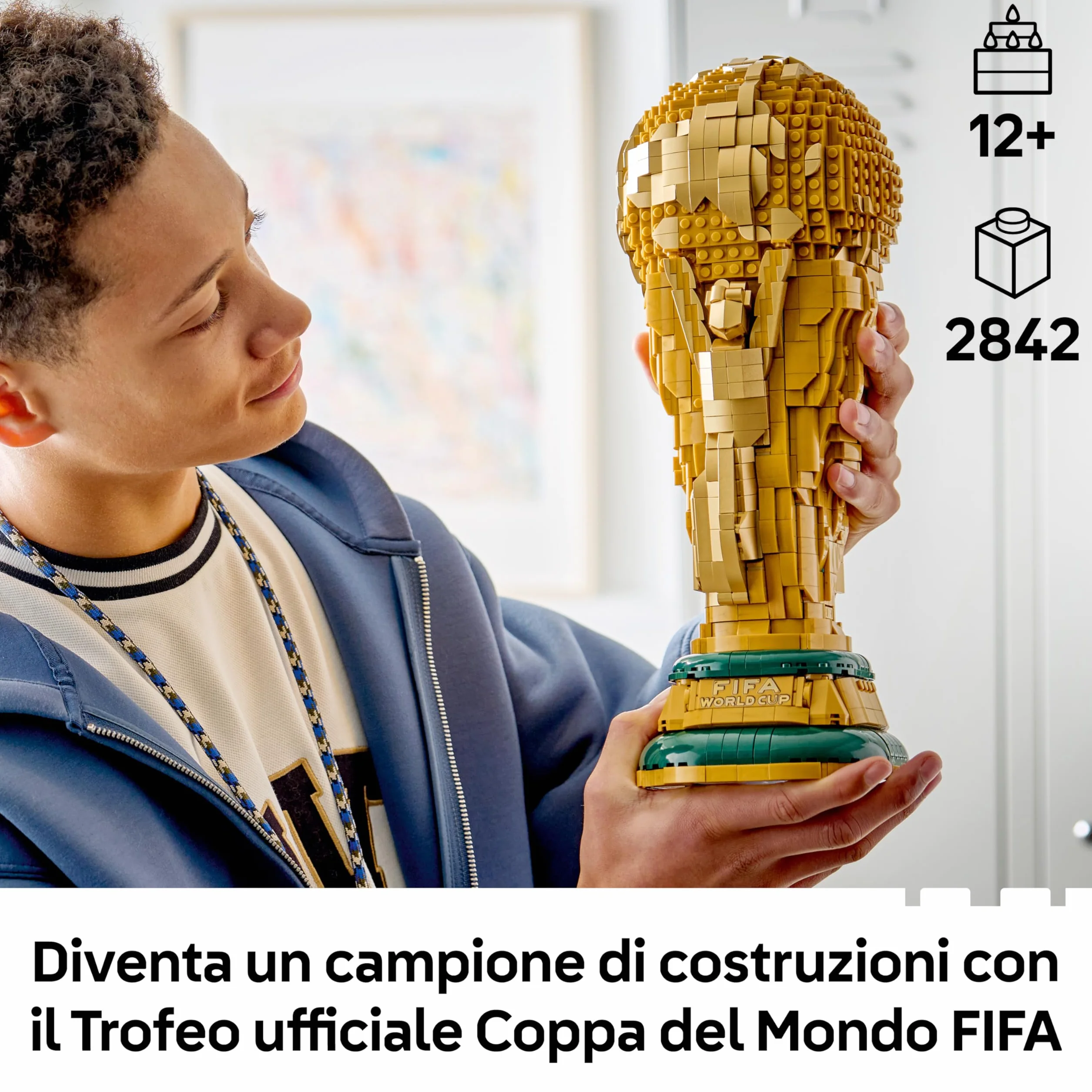 LEGO Editions Trofeo Ufficiale della Coppa del Mondo FIFA 43020 Kit di Modellismo Fai da Te 3D con Minifigure da Collezione