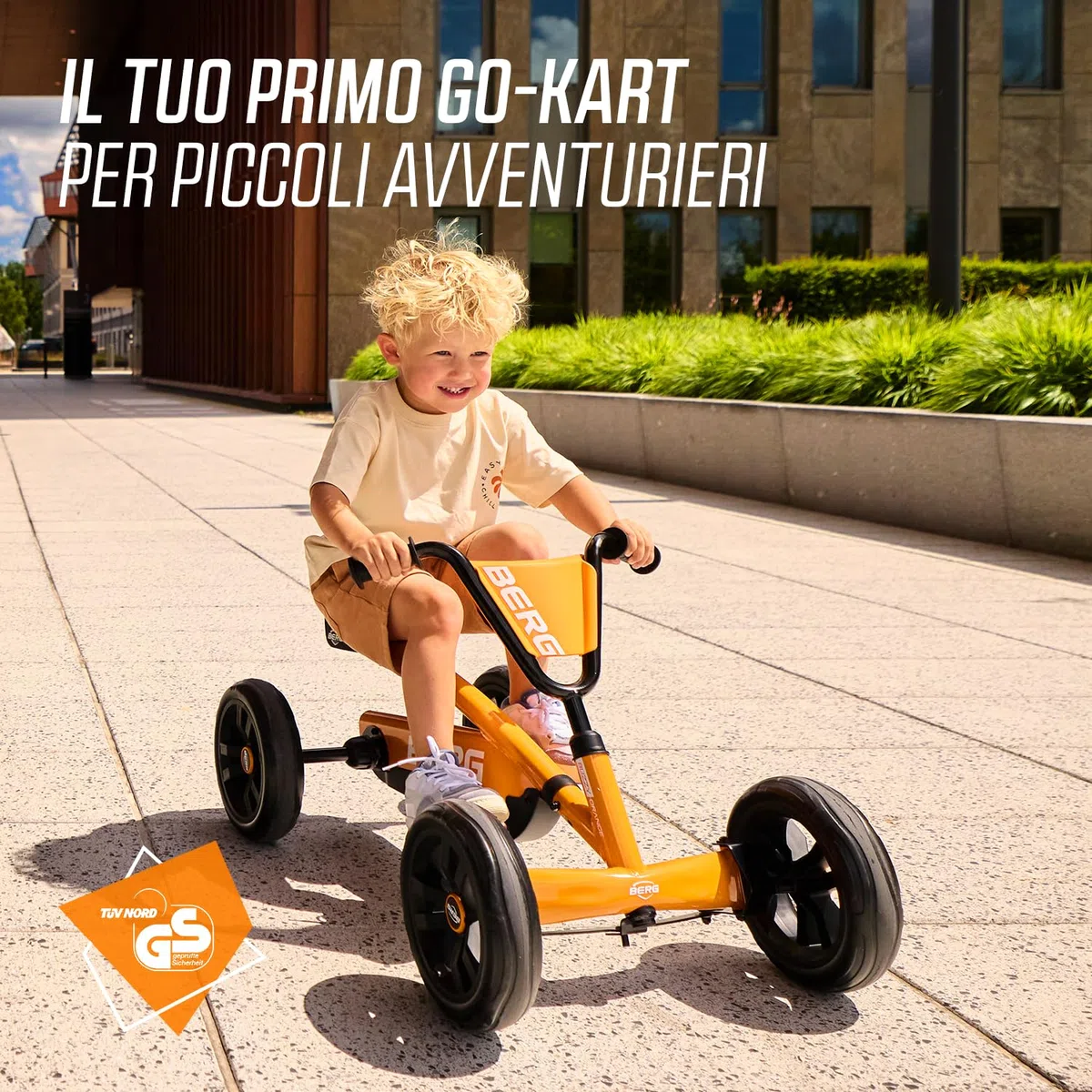 BERG Buzzy Arancione Go-Kart a Pedali per Bambini 2-5 Anni | Macchinina Cavalcabile con 4 Ruote Stabili e Sedile Regolabile