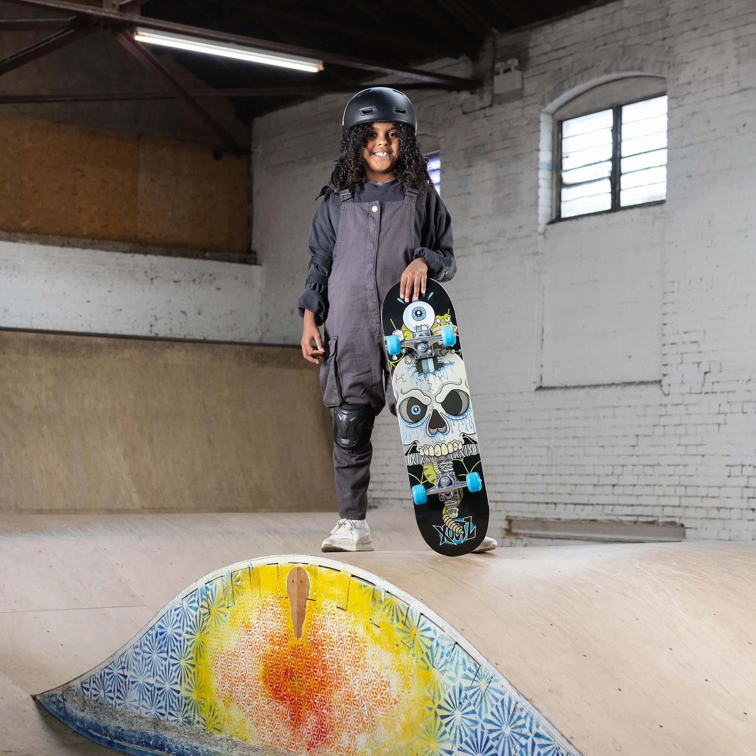 Xootz 31” x 8” Complete Skateboard for Beginners, 9 Ply Maple Deck, Double Kick Standard Board, for Boys and Girls, Multiple Colours