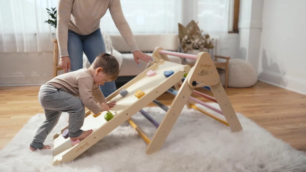 BanaSuper 2 in 1 Bambini Triangolo da Arrampicata in Legno Pieghevole con Rampa Giocattoli Montessori