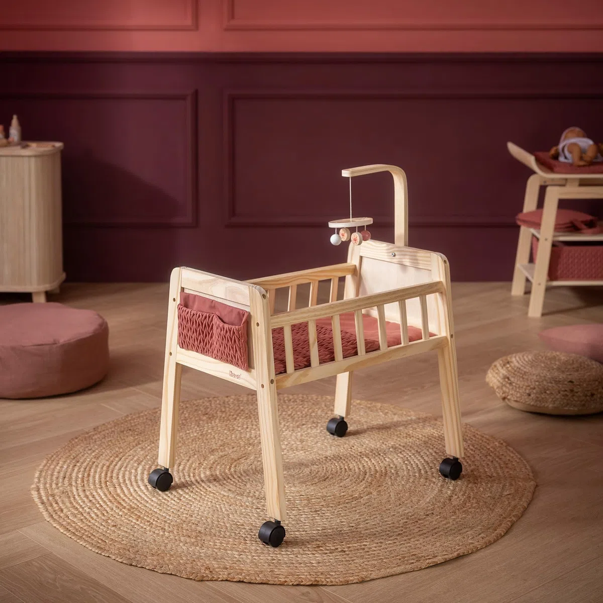 howa Letto per bambole in legno Grace con ruote, mobile, materasso, coperta e borsa in tessuto, mobili per bambole fino a 50 cm 2170
