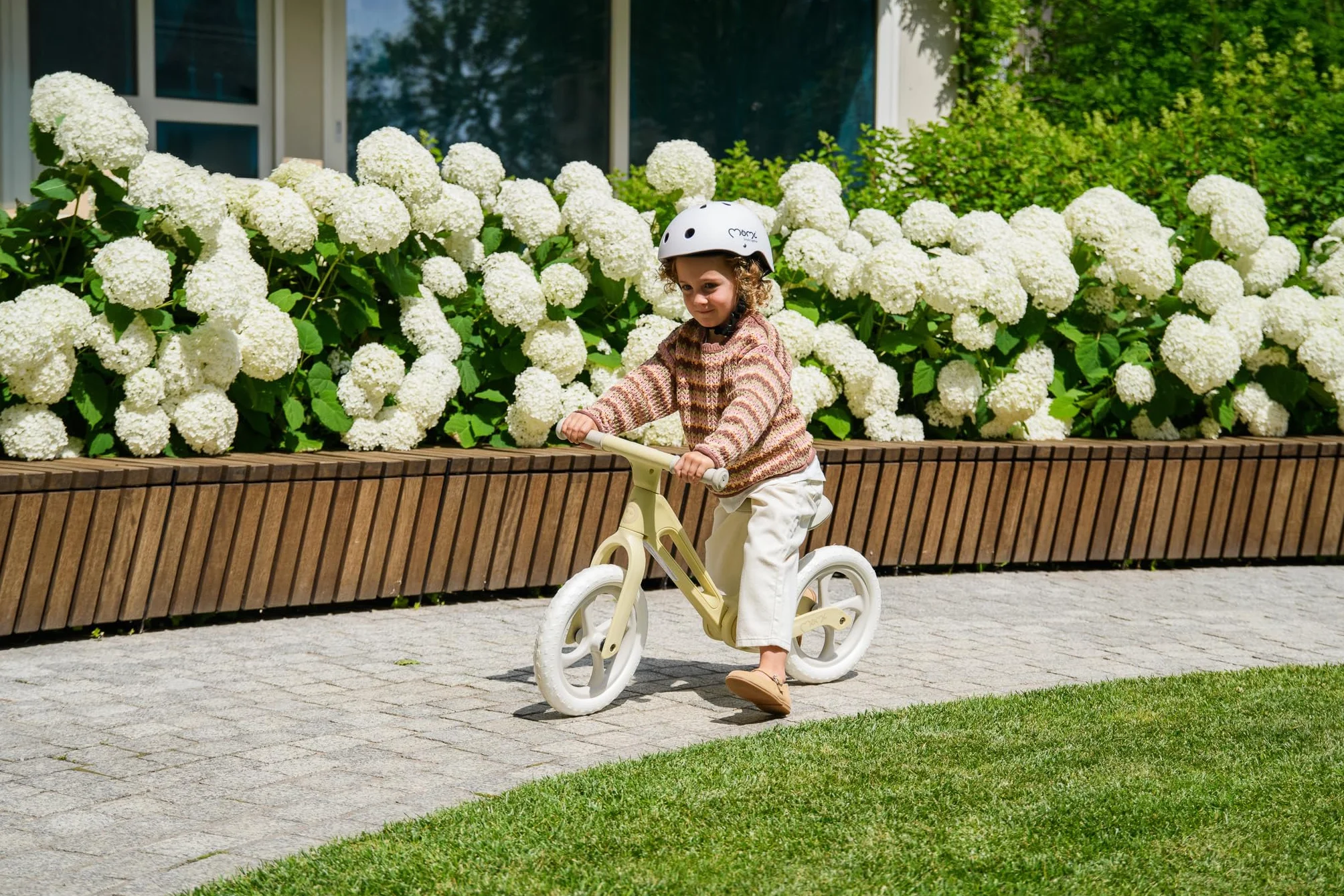 Momi Bicicletta senza pedali NORU per bambini dai 2 anni (max 25 kg), pieghevole con un pulsante, sella regolabile, ruote EVA antiforatura da 12"