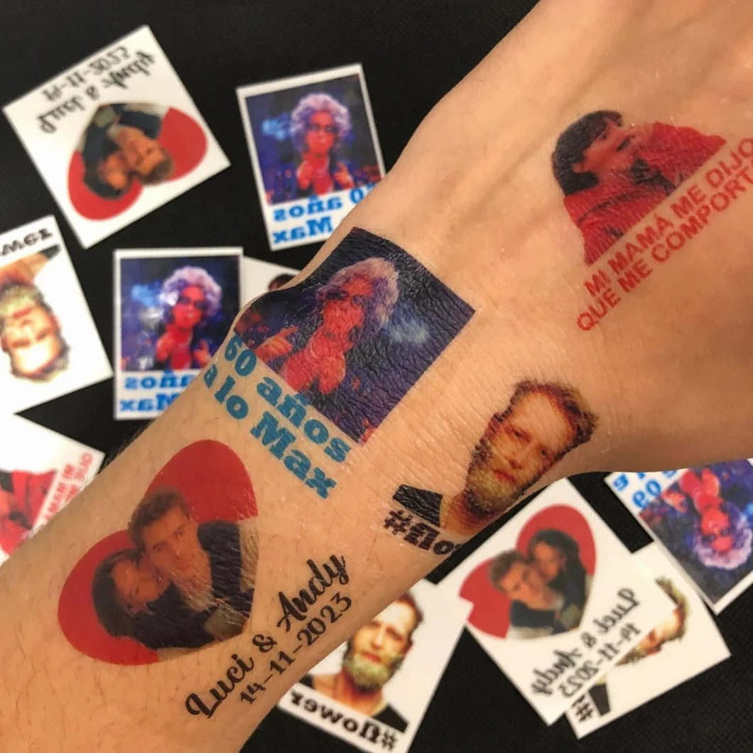 100 Tatuaggi temporanei 4x4 cm con la tua foto - Ideali per eventi, matrimoni, feste e compleanni