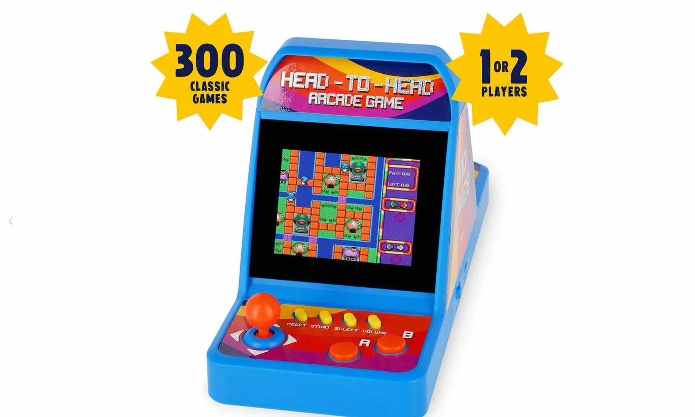 Legami - Mini Videogioco Arcade 2 Giocatori, Videogioco Luci e Suoni, 300 Giochi Testa a Testa, Doppio Schermo TFT 2,8'', Lingua Inglese, Cavo USB Incluso, Dimensioni 8.7 x 11 x 20 cm