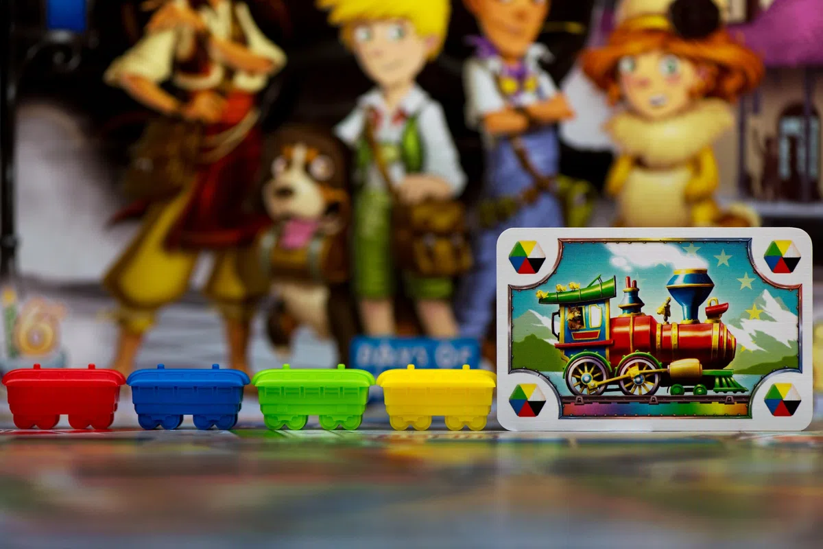 Asmodee – TICKET TO RIDE: PRIMO VIAGGIO – Gioco da Tavolo per Bambini e Famiglie – Completo con Mappa, Vagoni, Carte e Biglietti – 2-4 Giocatori – 6+ Anni – Edizione in Italiano