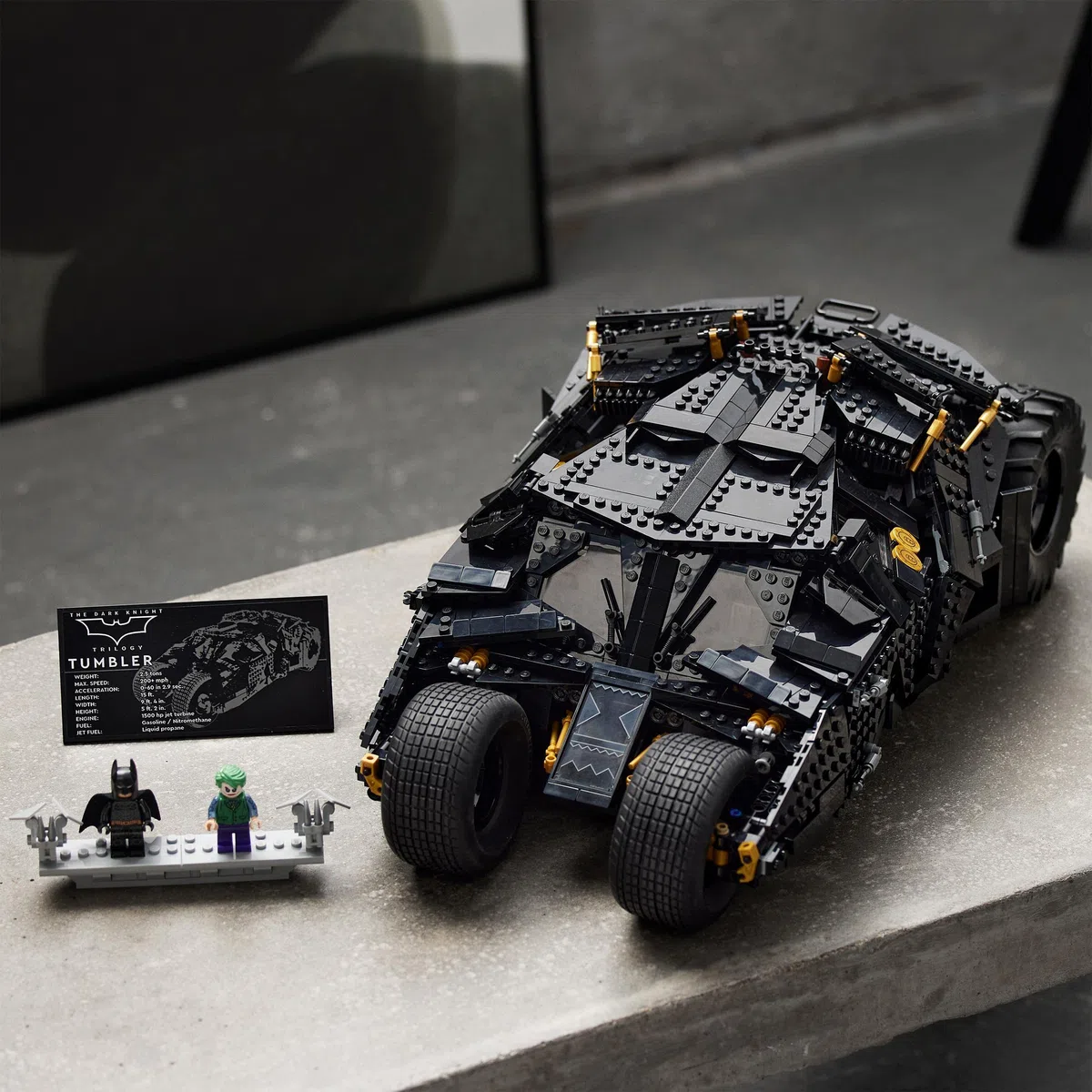 LEGO DC Batman Batmobile Tumbler, Modellino di Auto da Costruire, Kit Modellismo Adulti, Iconica Macchina della Trilogia del Cavaliere Oscuro, Idea Regalo per Uomo o Donna da Collezione 76240